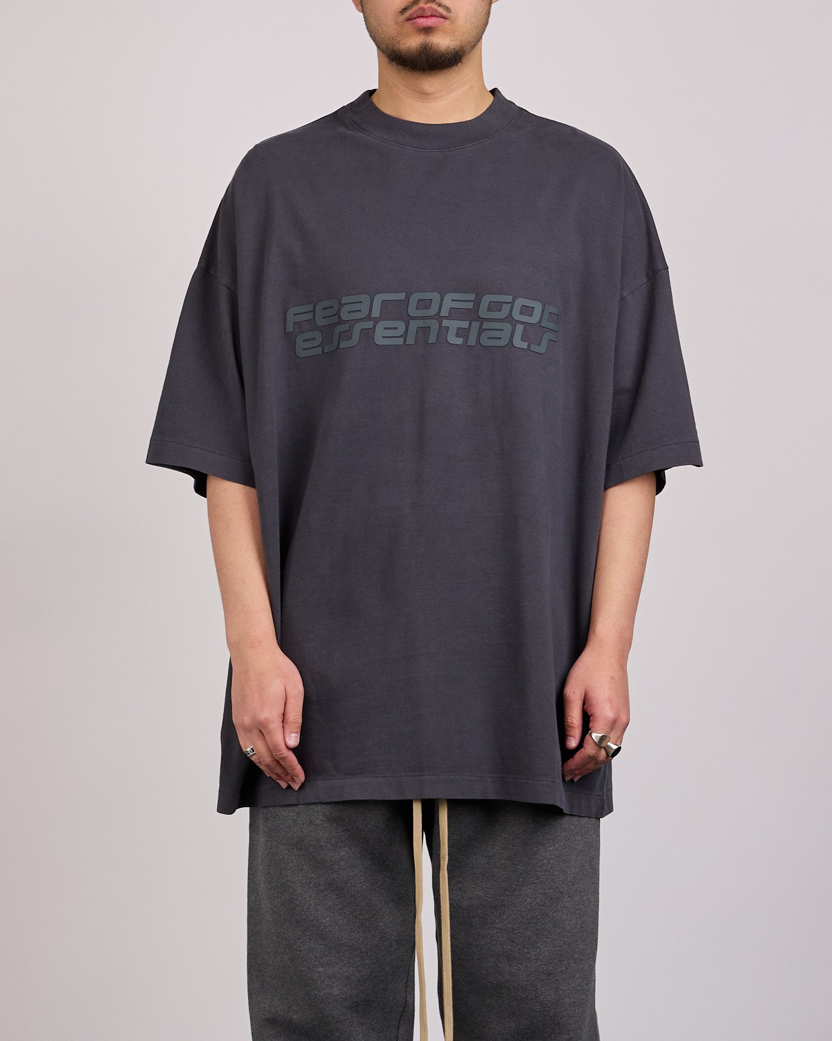 Fear of God Essentials 90's 26 T-Shirt Vintage Black – LESS 17