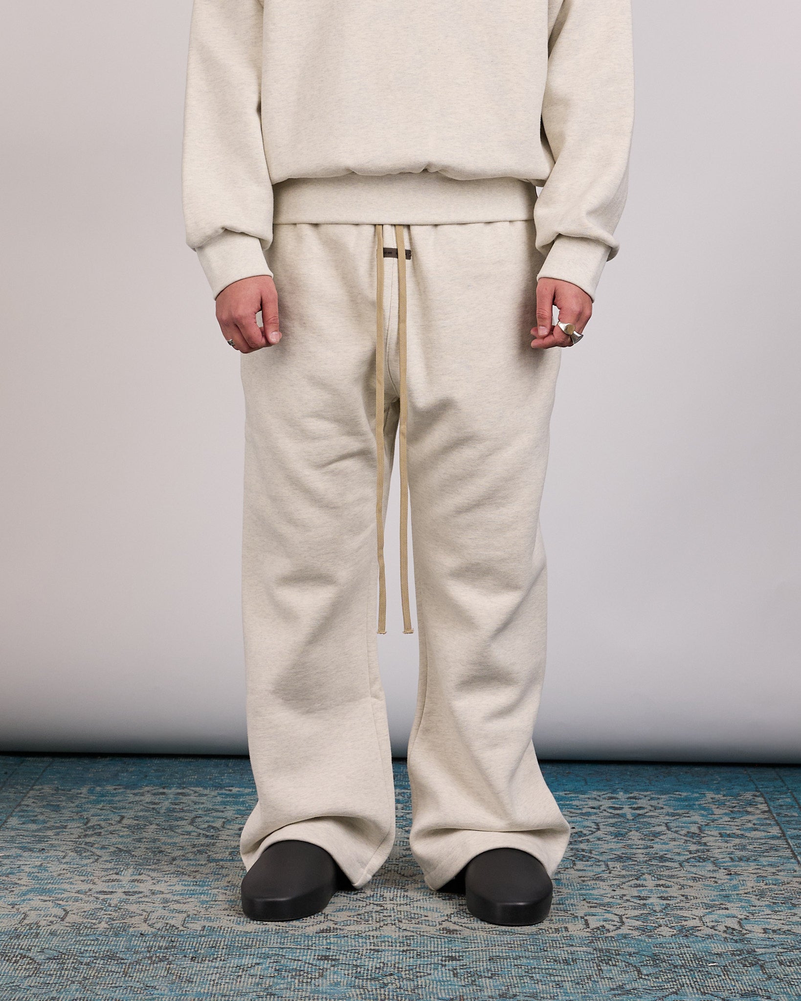 Fear of God Essentials Flare Sweatpant Oatmeal Heather – LESS 17