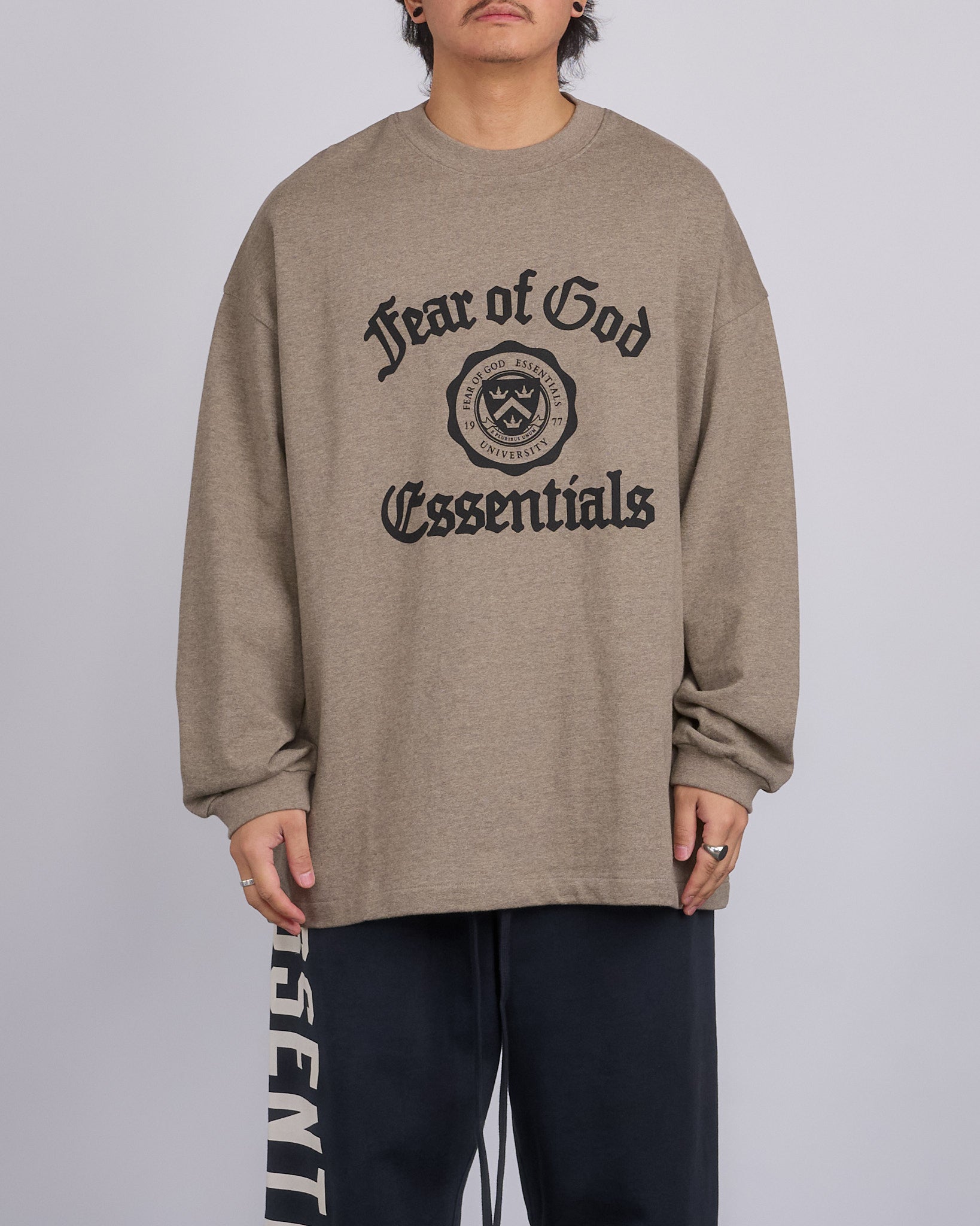 Fear of God Essentials Heavy Longsleeve T-Shirt Heather – LESS 17