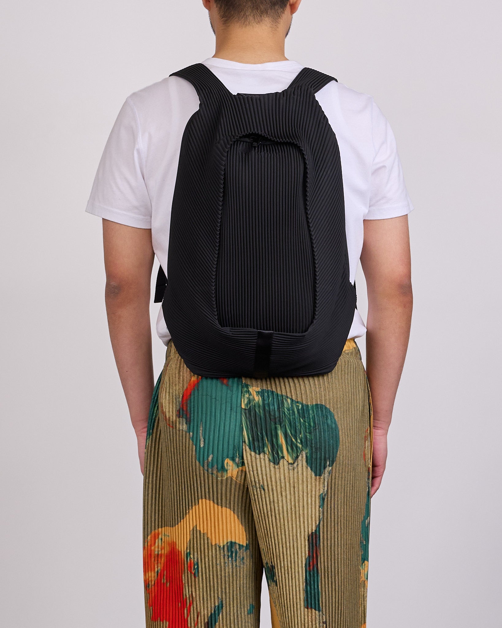 HOMME PLISSÉ ISSEY MIYAKE Pleats Backpack Black – LESS 17
