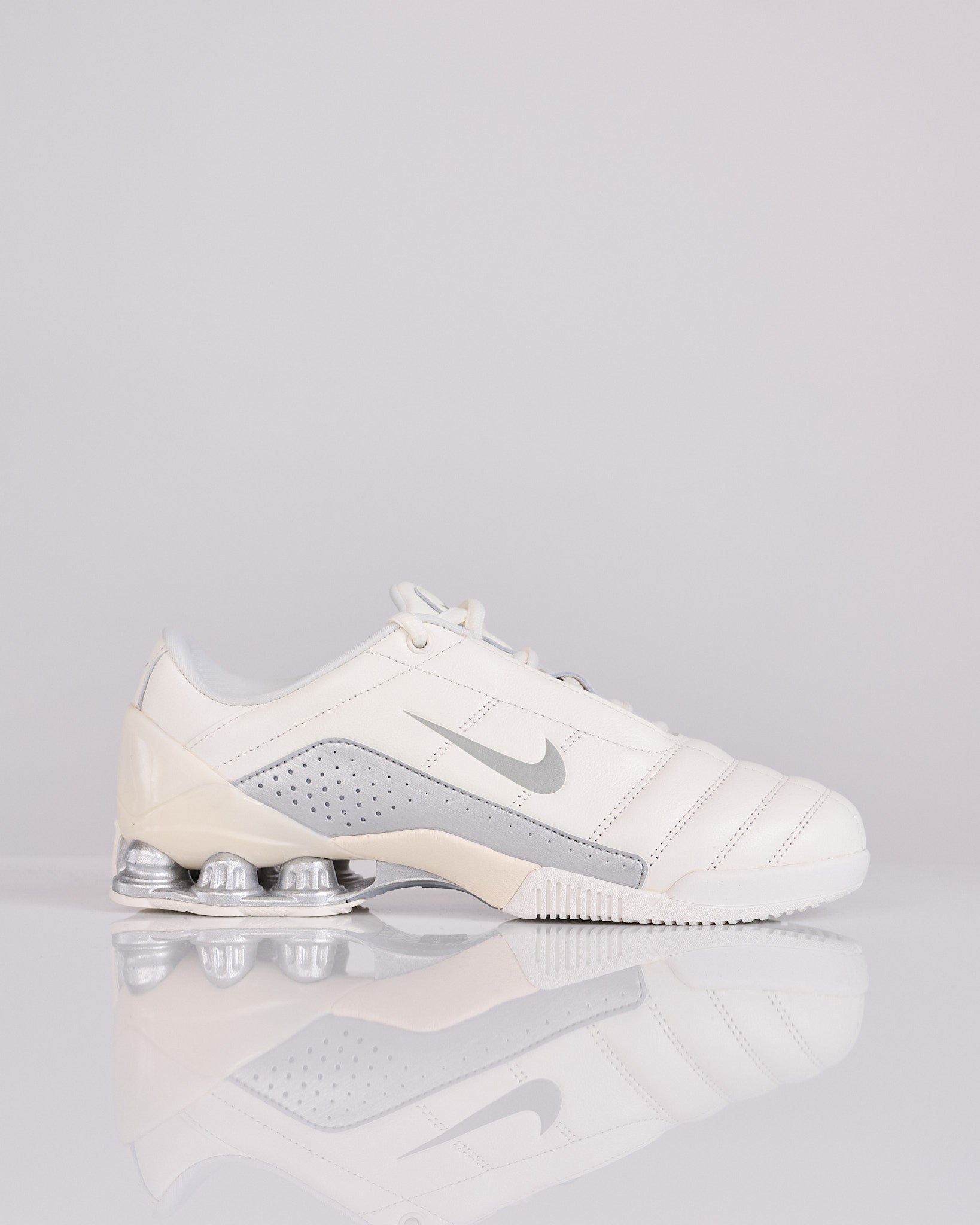nike shox total white