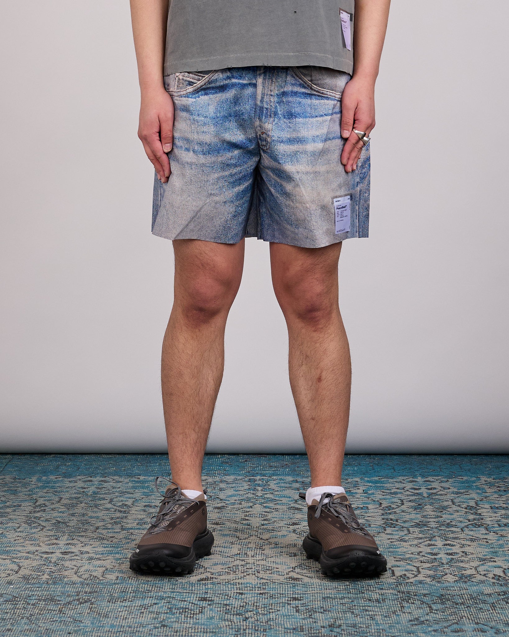 新品 satisfy PeaceShell 5in Unlined Shorts SATISFYPeaceShellUnlined5-