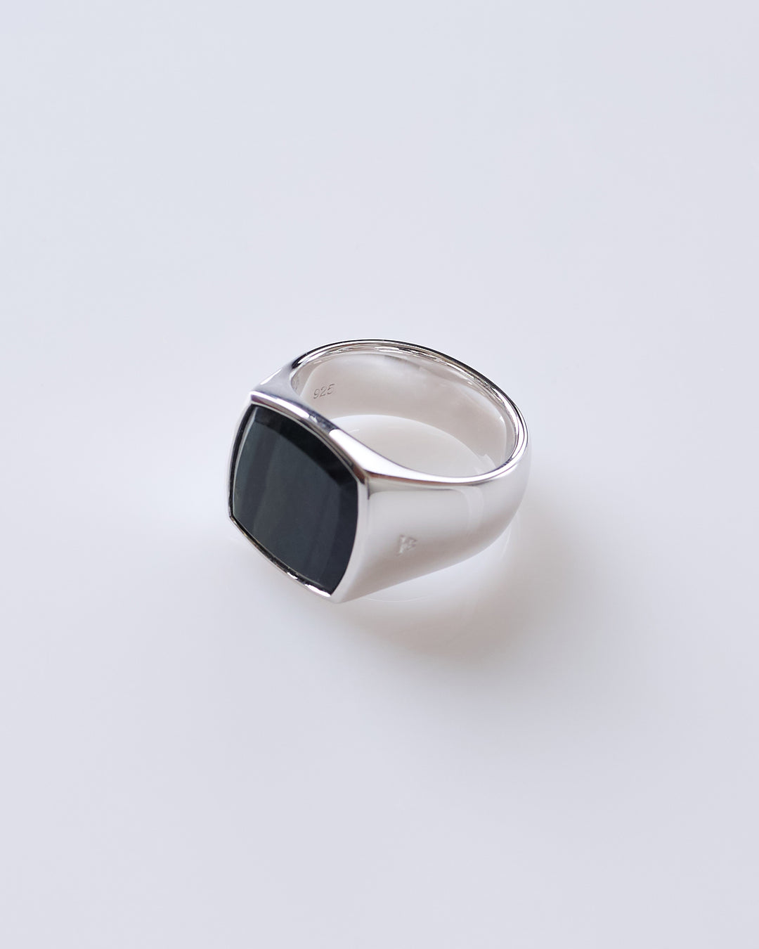 Tom Wood Cushion Ring (M) Silver 925/Blue Hawk Eye