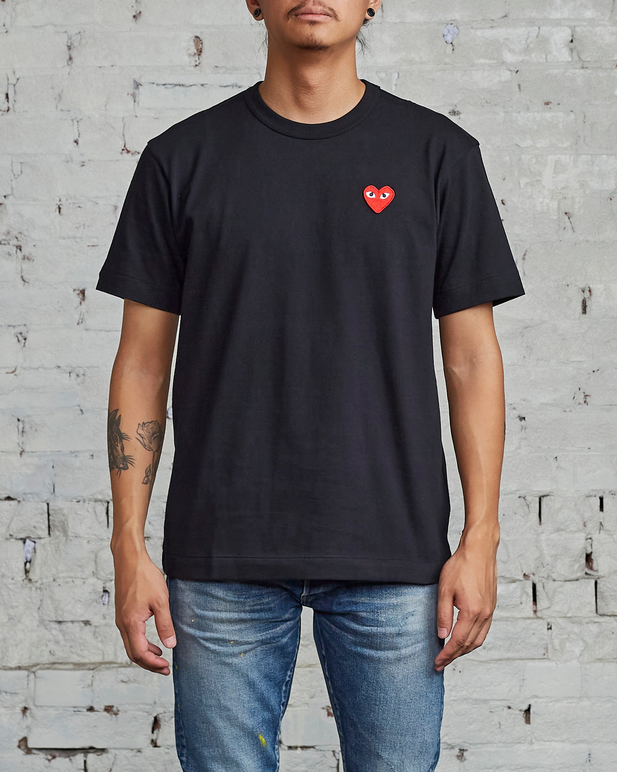 pengeoverførsel kaskade Centrum Comme des Garçons PLAY Red Heart T-Shirt Black – LESS 17