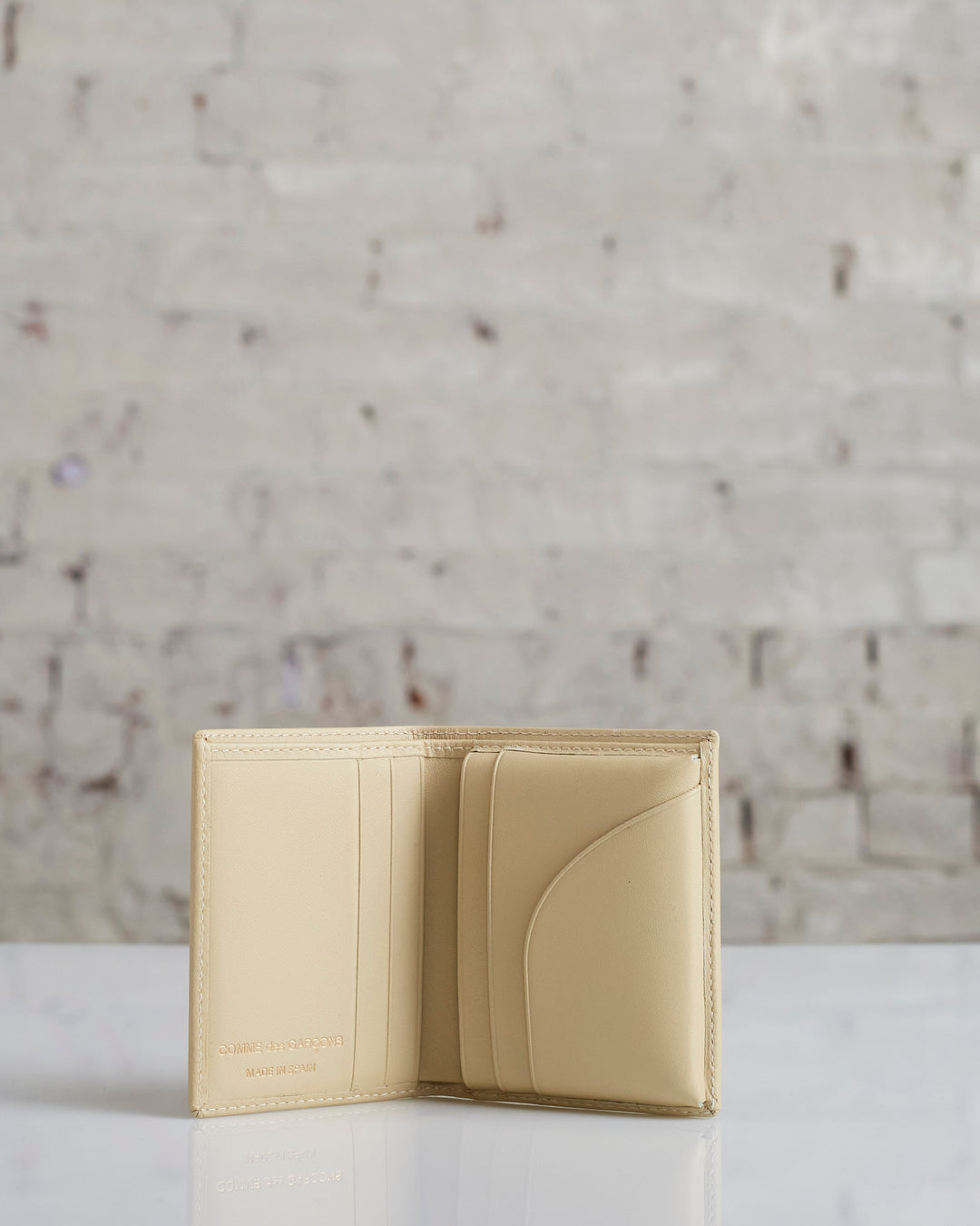 Comme des Garçons Wallet Classic Leather Line A Bi-Fold Wallet Off White