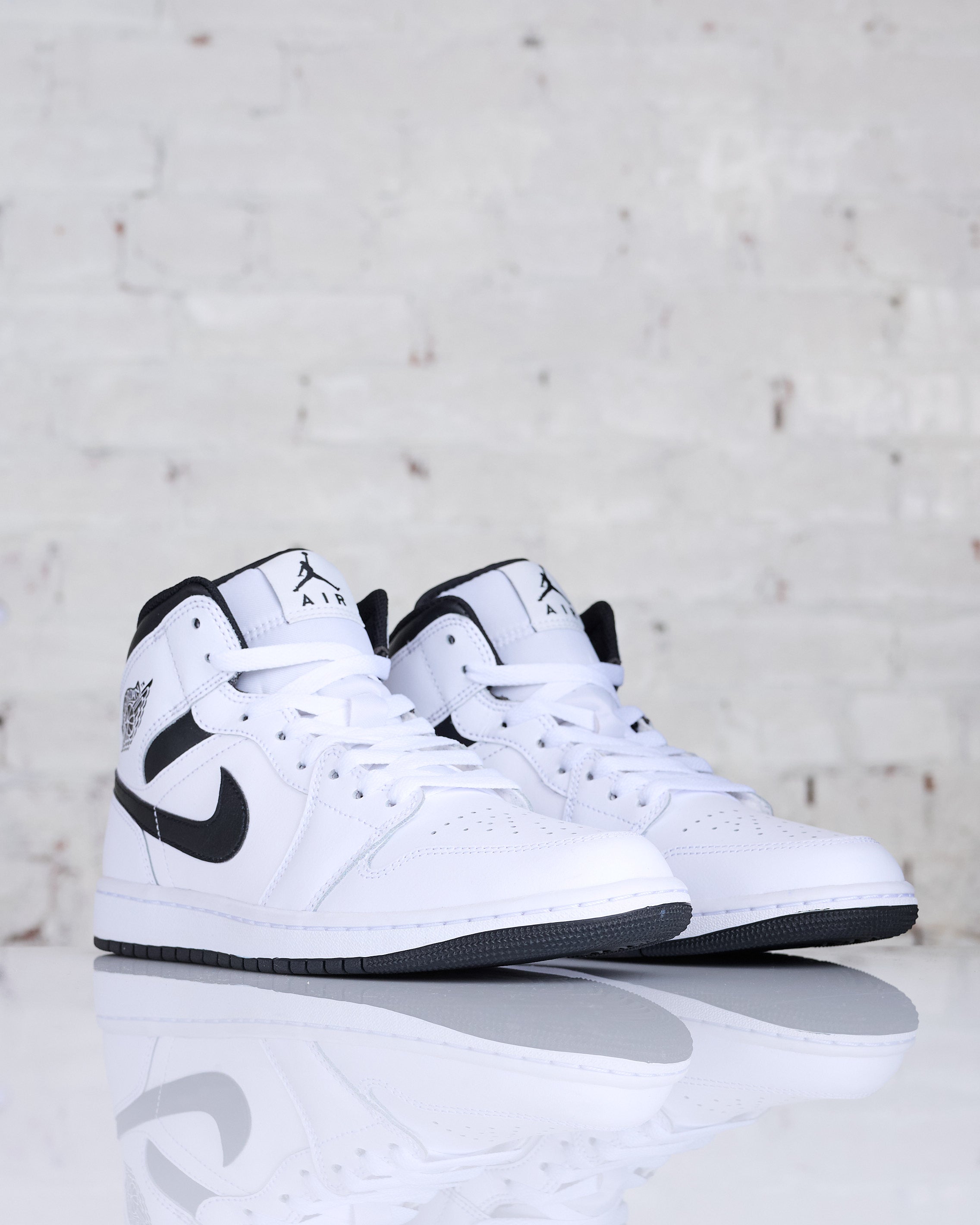 wmns air jordan 1 mid white black