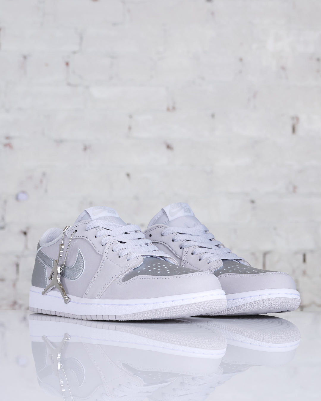 Nike Men's Air Jordan 1 Low OG "Silver" Neutral Grey/Metallic Silver-White