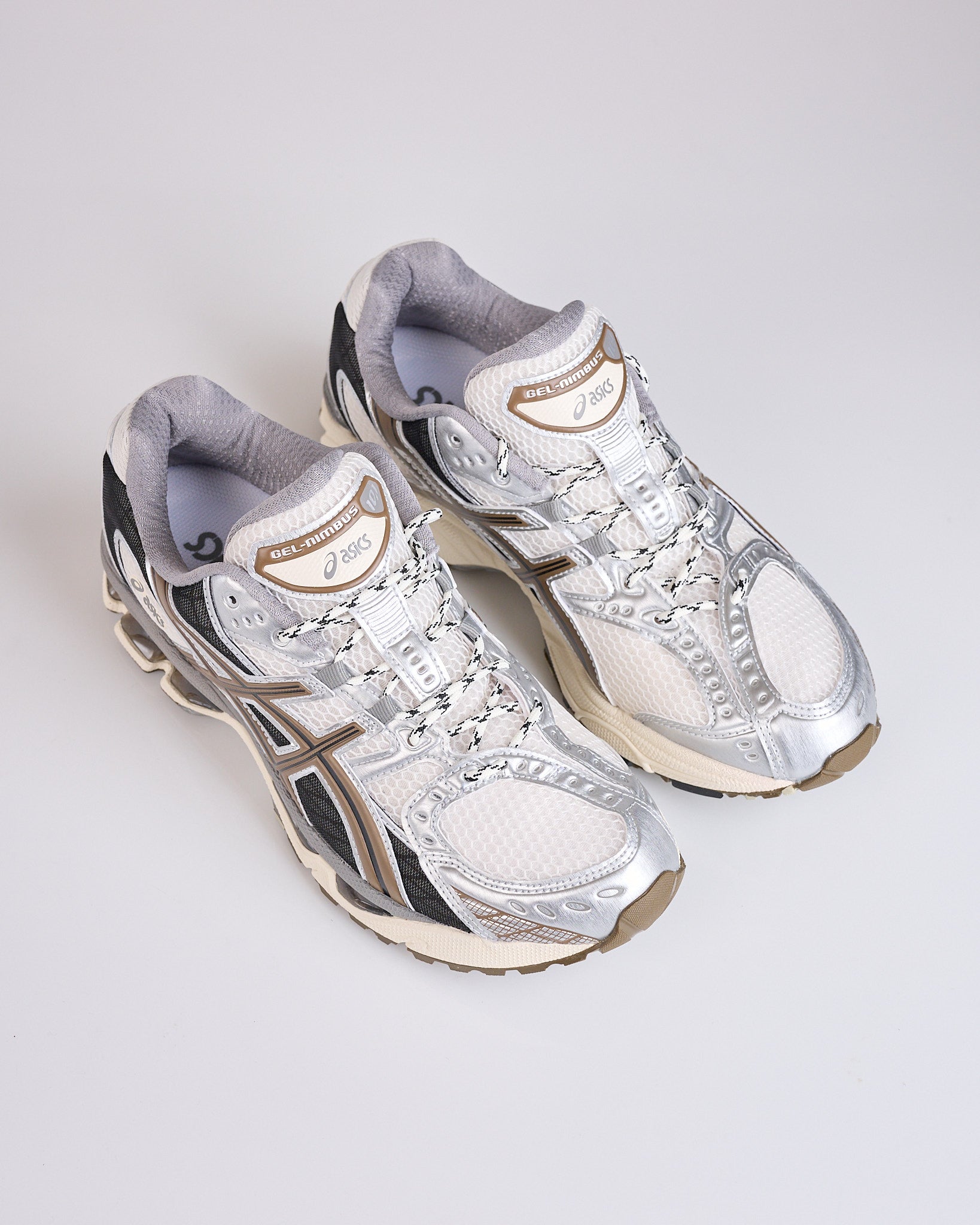 ASICS GEL-NIMBUS 10.1 クリーム/シルバー 25cm Asics - Gel-Nimbus 10.1 Sneakers in Cream and Pure Silver – Stoy