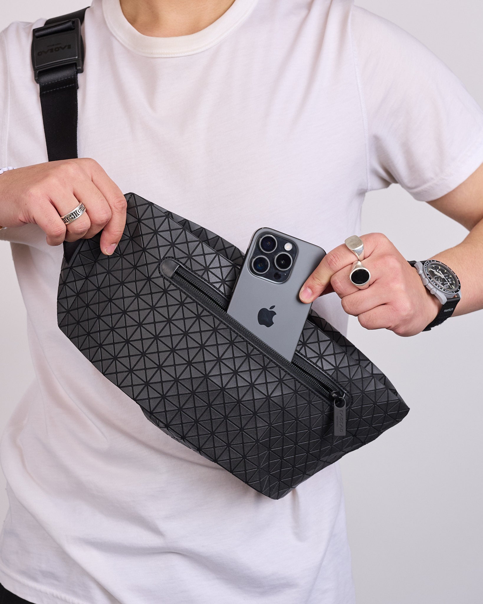 BAO BAO ISSEY MIYAKE – LESS 17