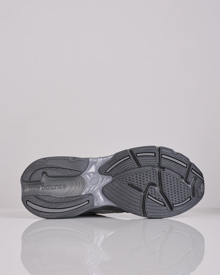 COMME des GARÇONS HOMME x New Balance 2010V Grey