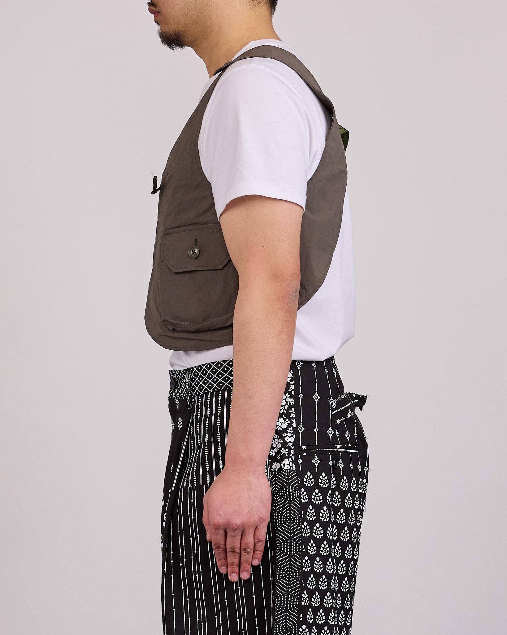Engineered Garments Shoulder Vest Poly Taslan Olive – LESS 17