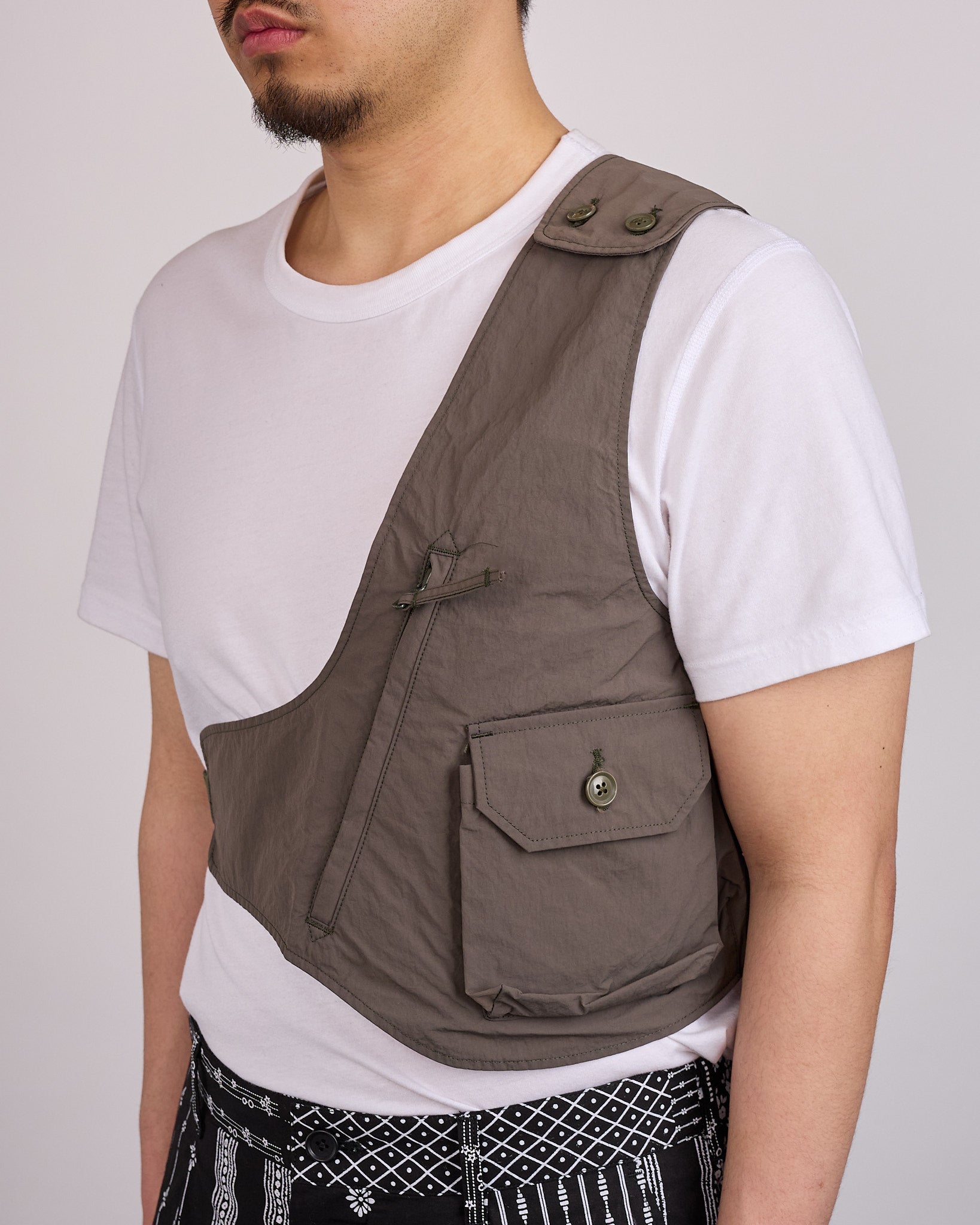 ✦ENGINEERED GARMENTS✦shoulder vest カーキ Engineered Garments Shoulder Vest Poly Taslan Olive – LESS 17