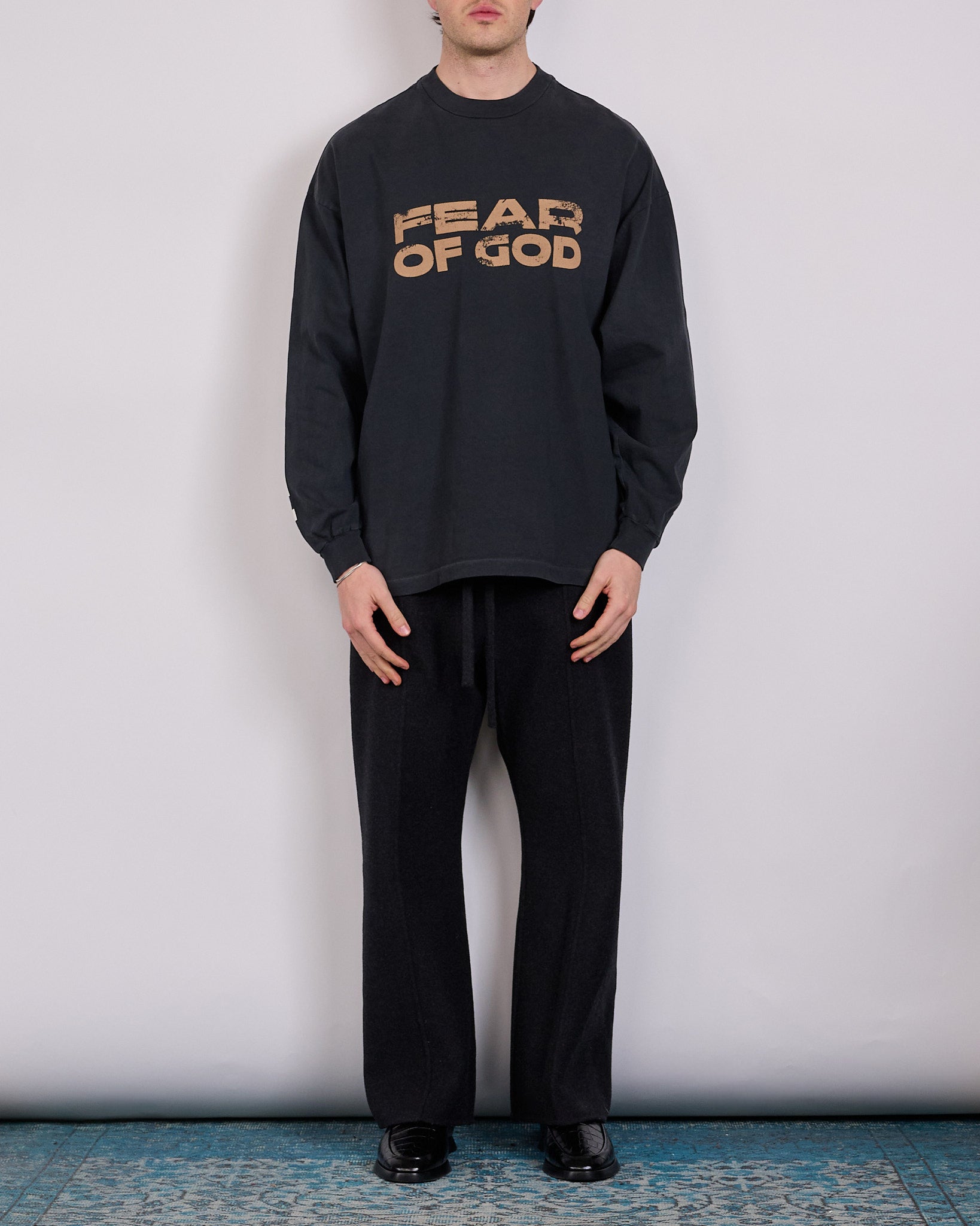 タグ付き　Fear of God Relaxed LS ロンt Black L Fear of God Civil Relaxed Print Long Sleeve T-Shirt Black – LESS 17