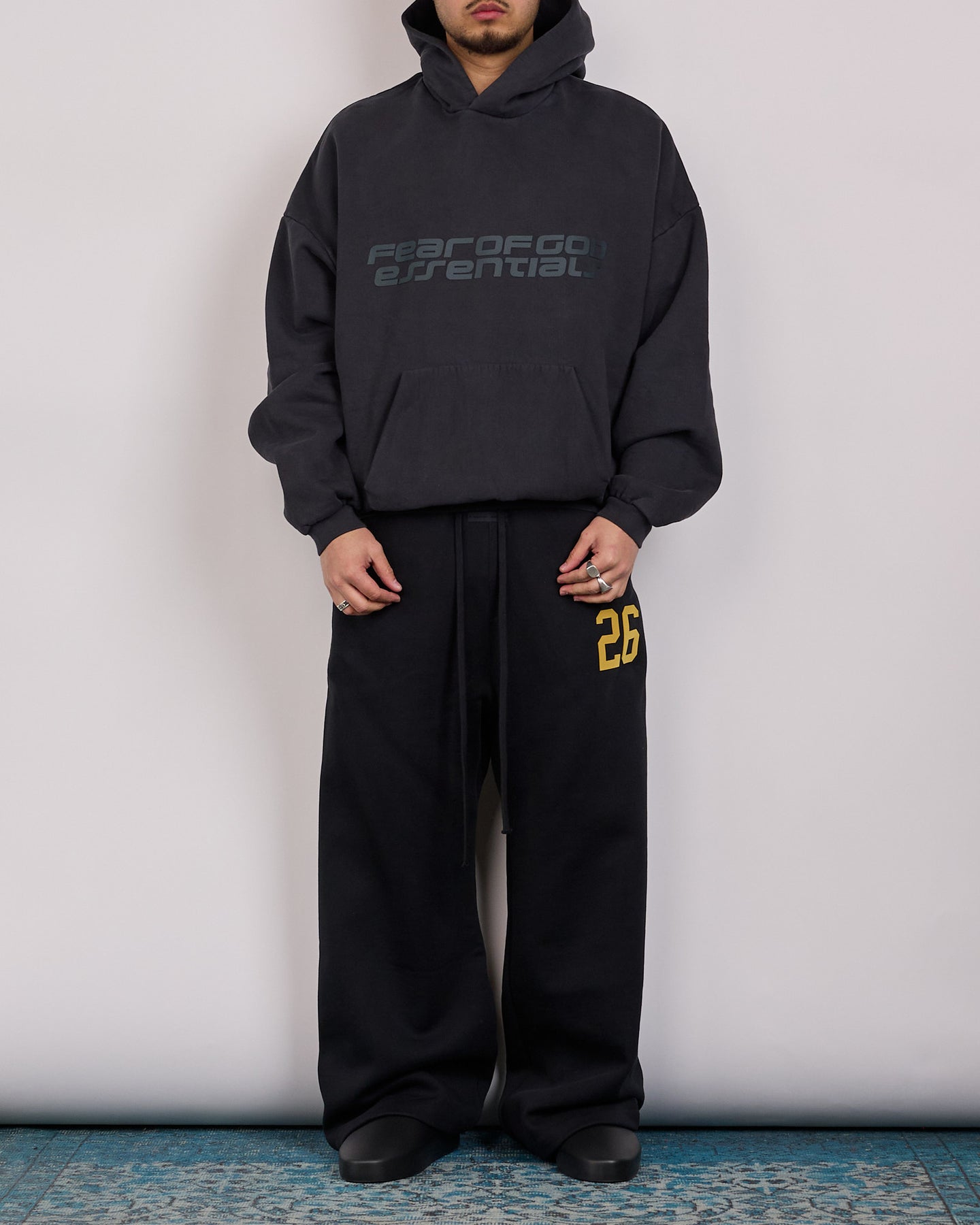 Fear of God Essentials 26 90's Hoodie Vintage Black – LESS 17