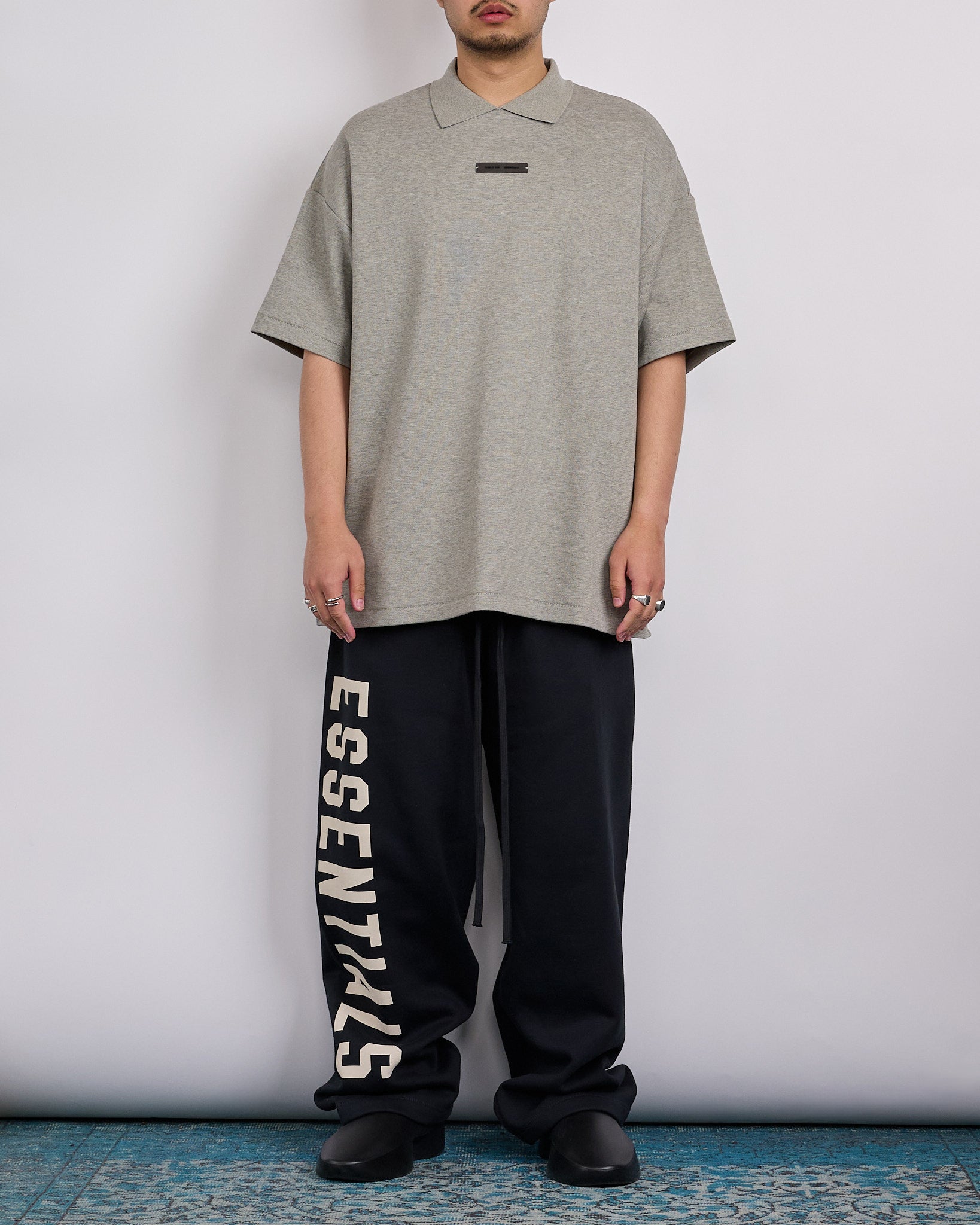Fear of God Essentials Big Logo Lounge Sweatpant Jet Black – LESS 17