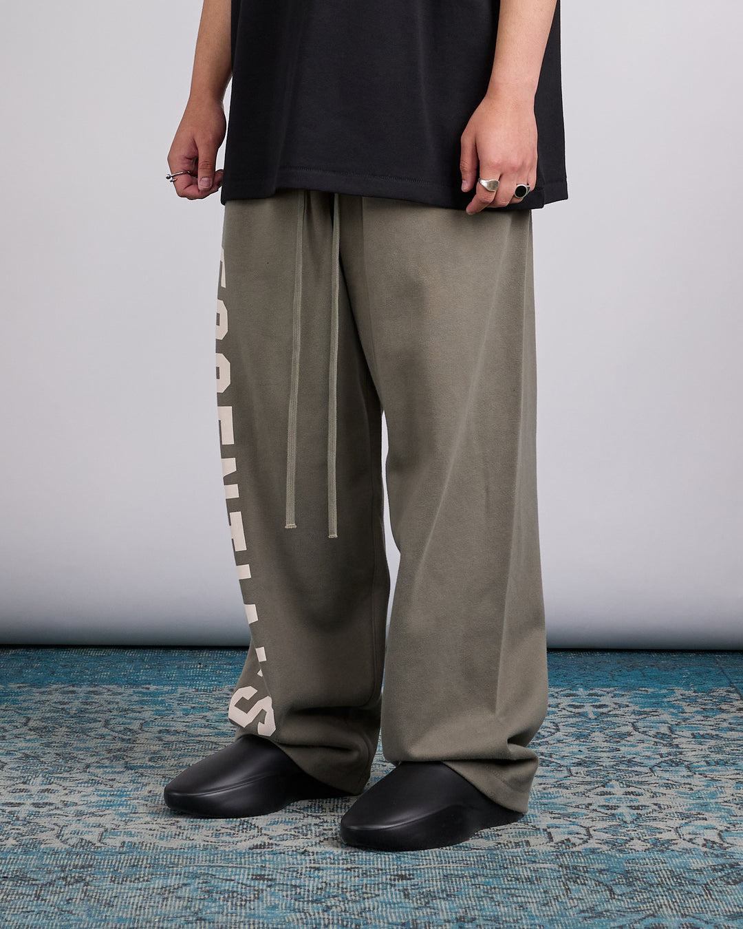 Fear of God Essentials Big Logo Lounge Sweatpant Moss