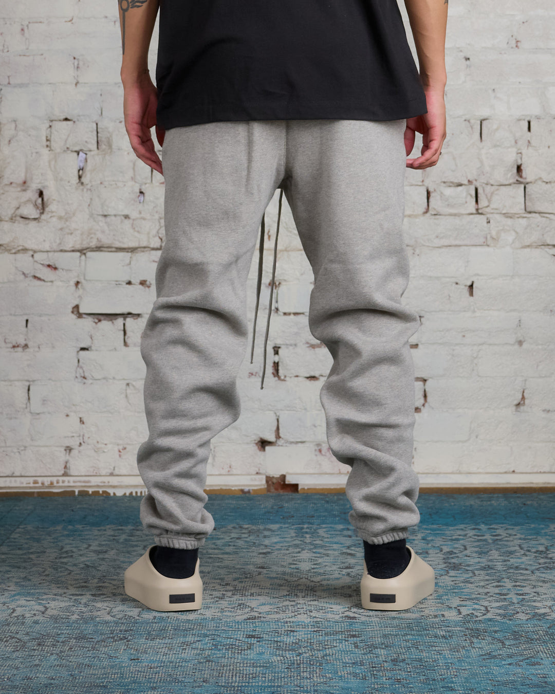 Fear of God Essentials Classic Arch Sweatpant Dark Heather