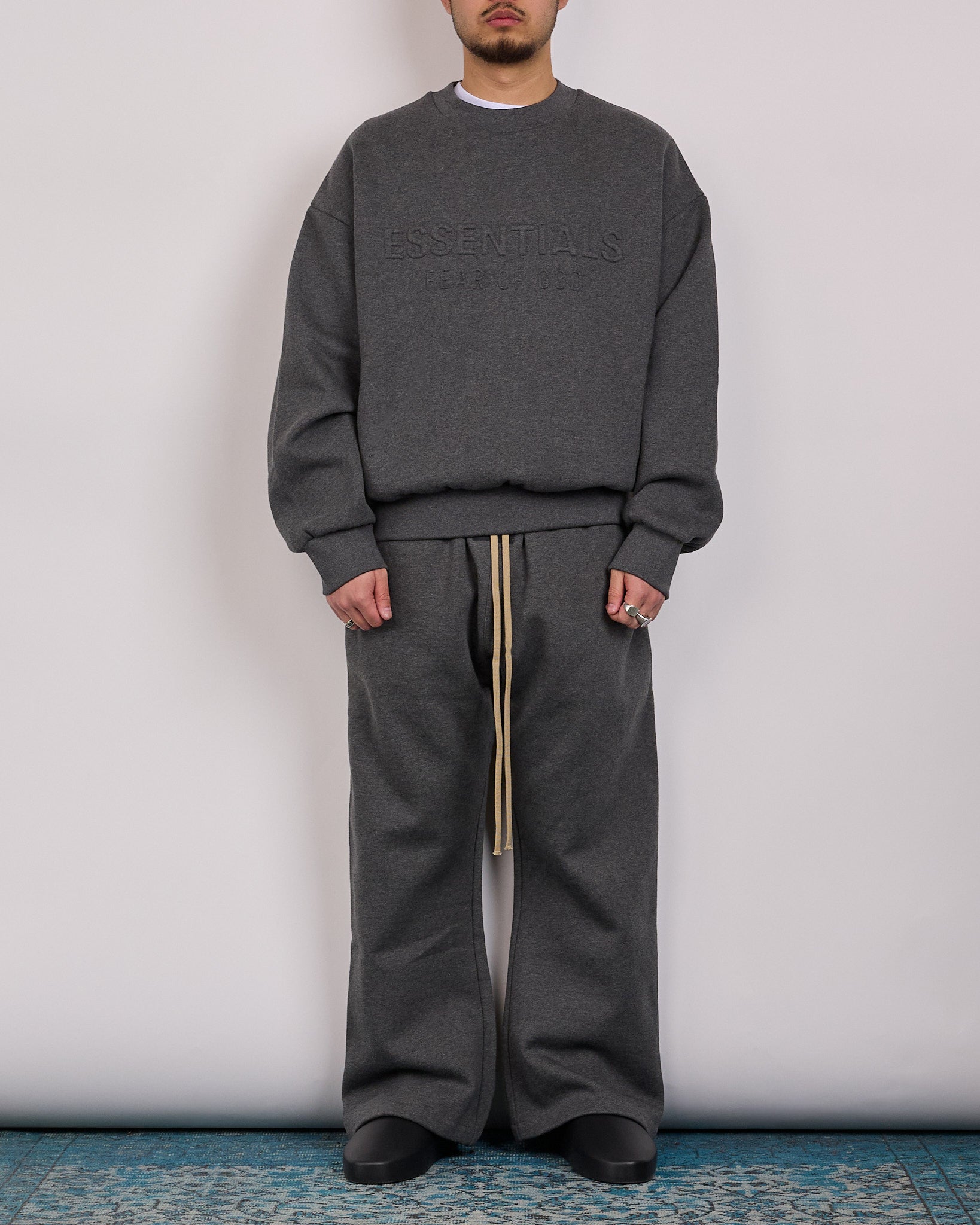 Fear of God Essentials Classic Crewneck Charcoal Heather – LESS 17