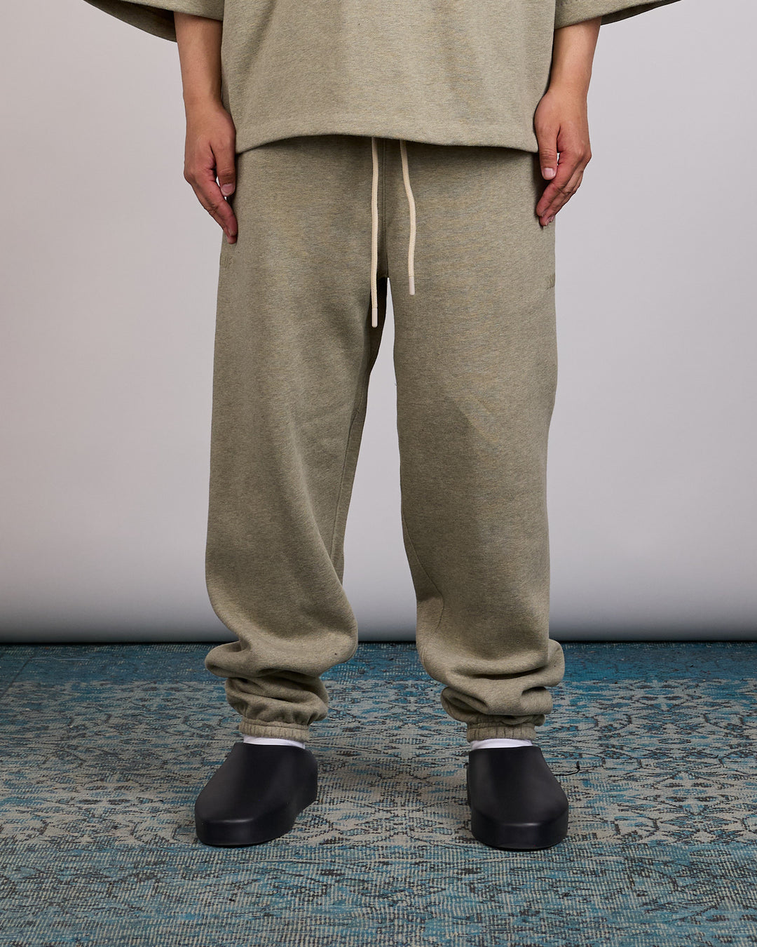 Fear of God Essentials Classic Fleece Sweatpant Seal Heather