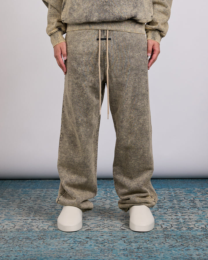 Fear of God Essentials Classic Slouchy Sweatpant Black Cloud Wash