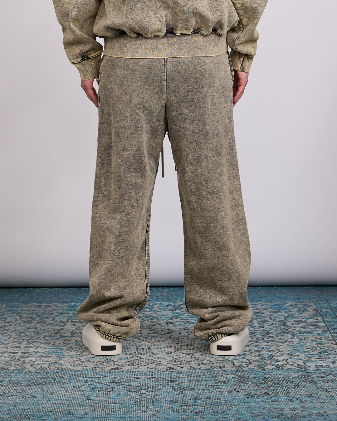 Fear of God Essentials Classic Slouchy Sweatpant Black Cloud Wash