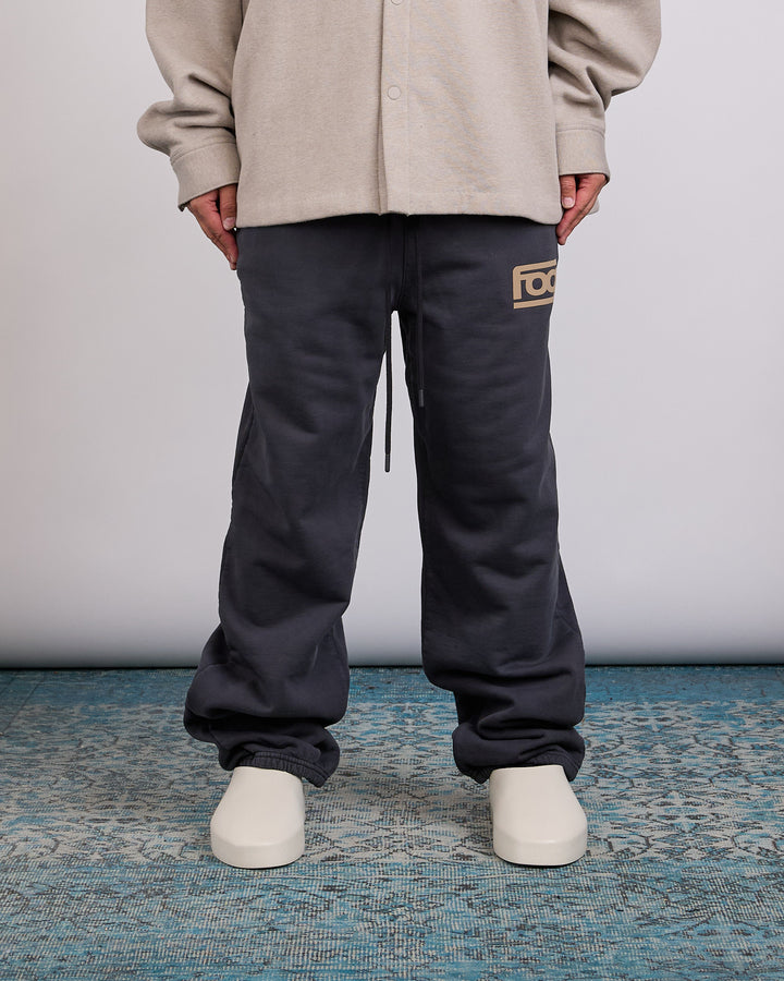Fear of God Essentials Classic Slouchy Sweatpant Washed Vintage Black