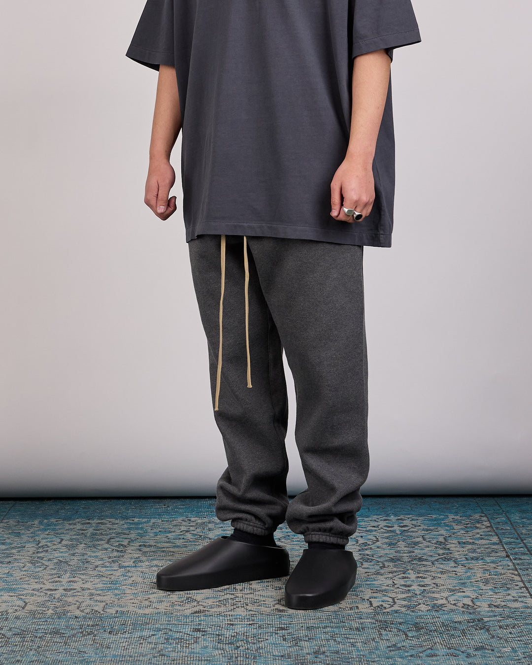 Fear of God Essentials Classic Sweatpant Charcoal Heather