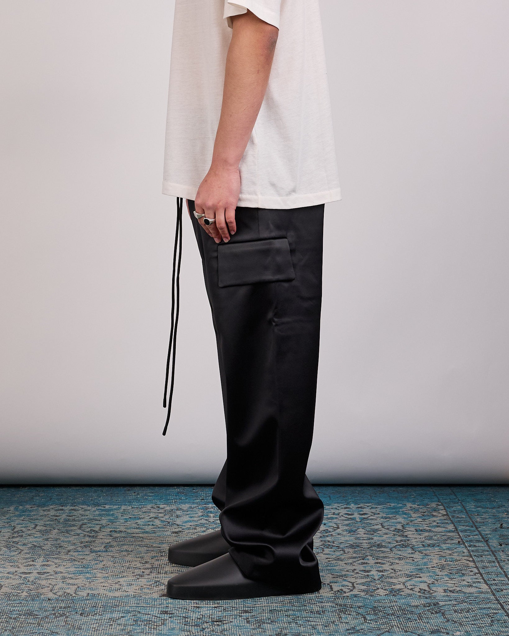 Fear of God Essentials Field Cargo Pant Vintage Black – LESS 17 Fear of God Essentials Field Cargo Pant Vintage Black – LESS 17