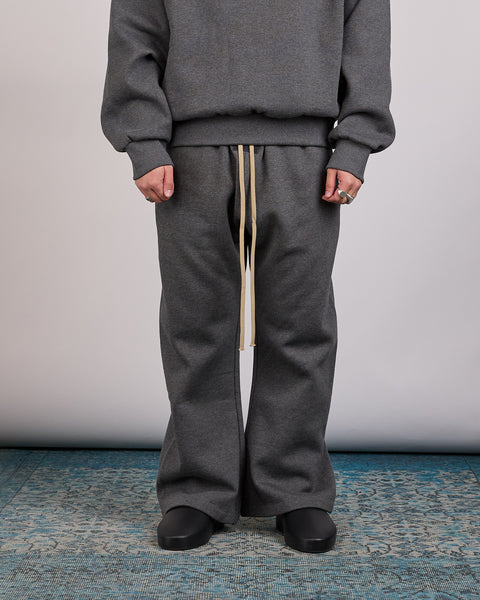 Fear of God Essentials Flare Sweatpant Charcoal Heather – LESS 17