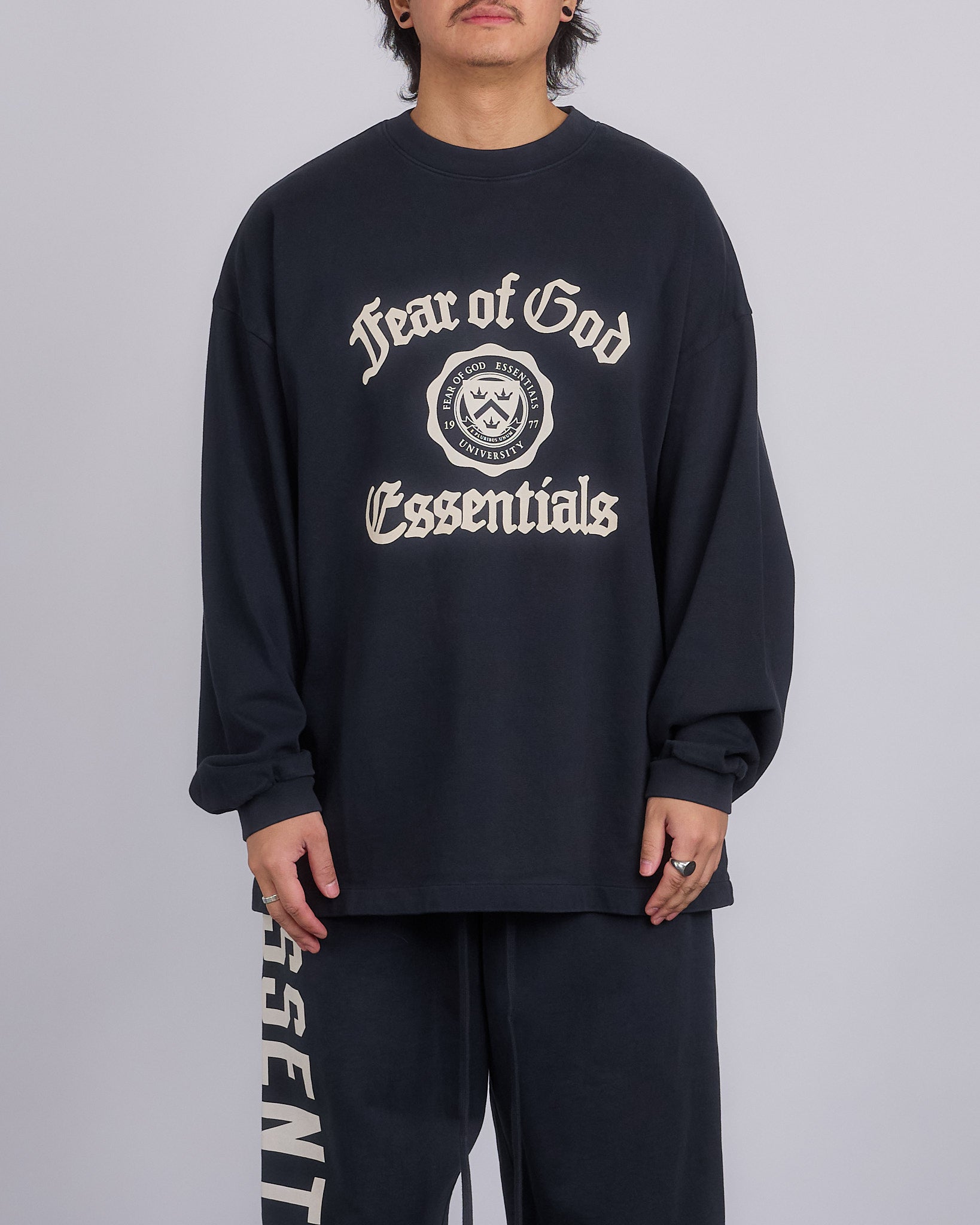 Fear of God Essentials Heavy Longsleeve T-Shirt Black – LESS 17