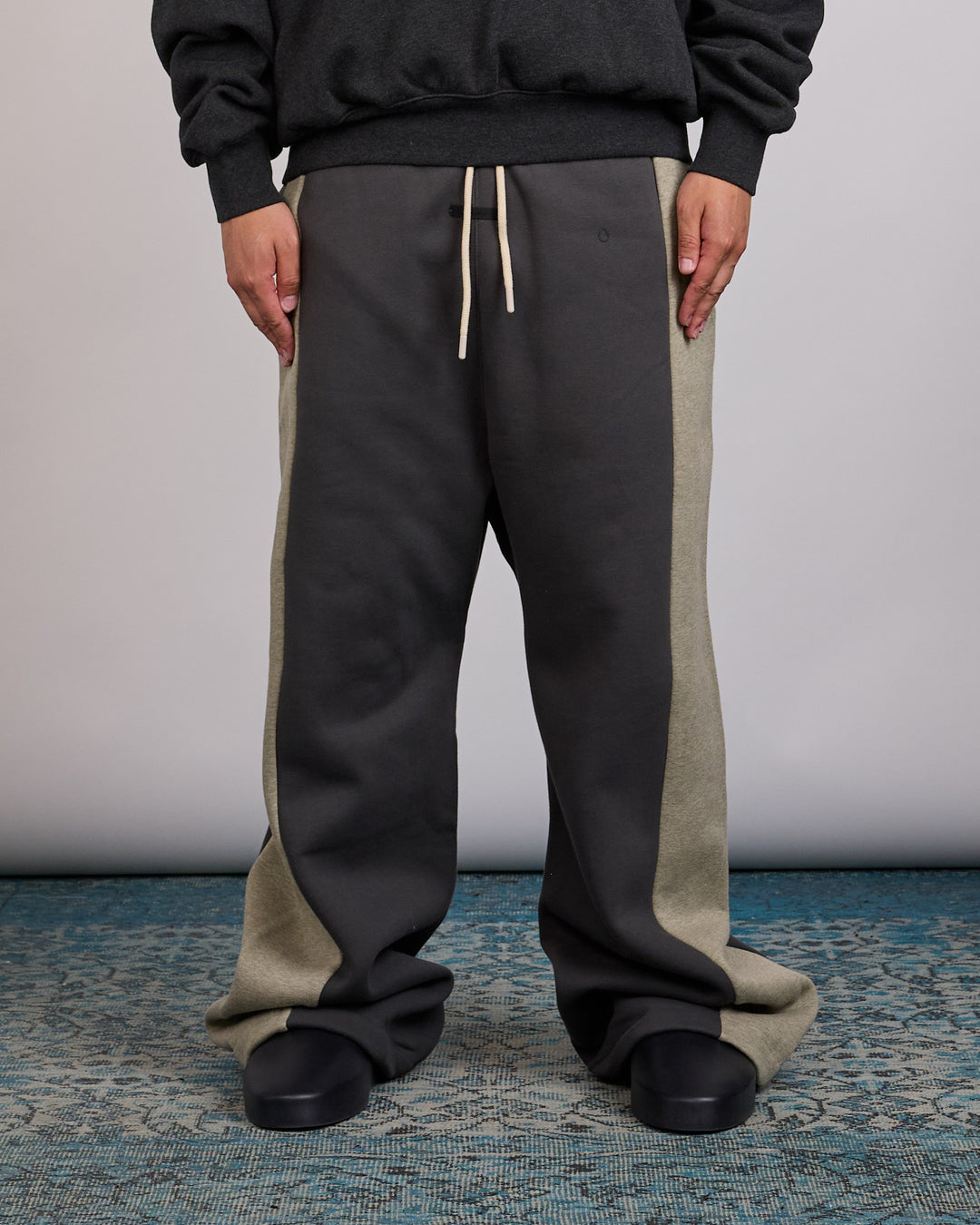 Fear of God Essentials Panelled Lounge Sweatpant Iron Grey Seal Heather