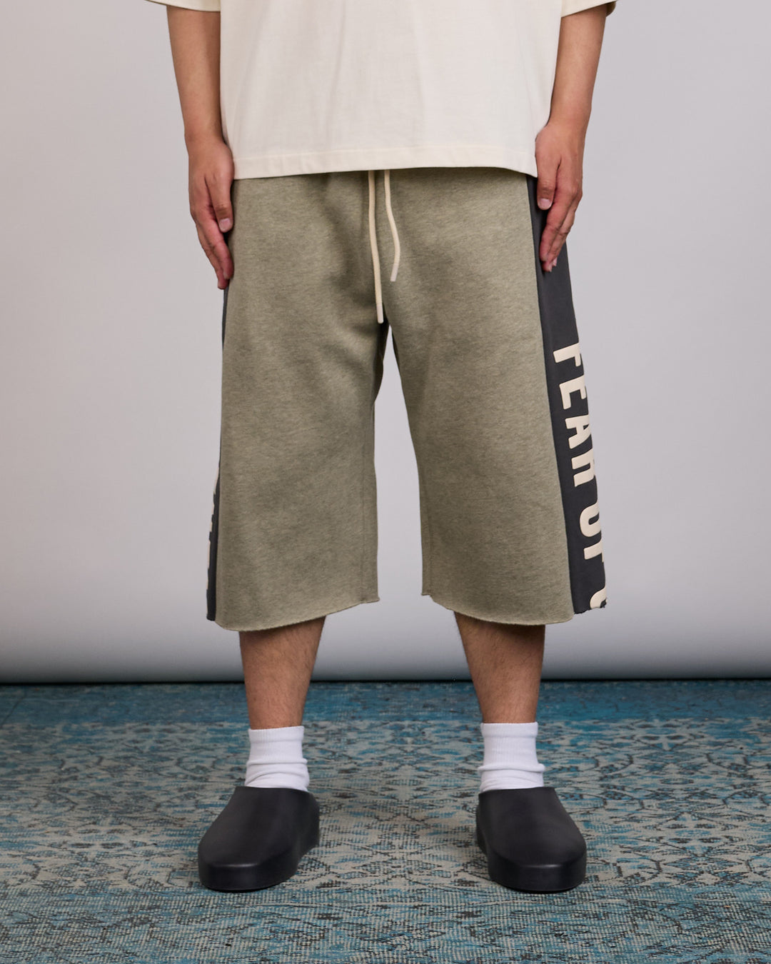 Fear of God Essentials Panelled Raw Cut-Off Sweatpant Seal Heather Iron Grey