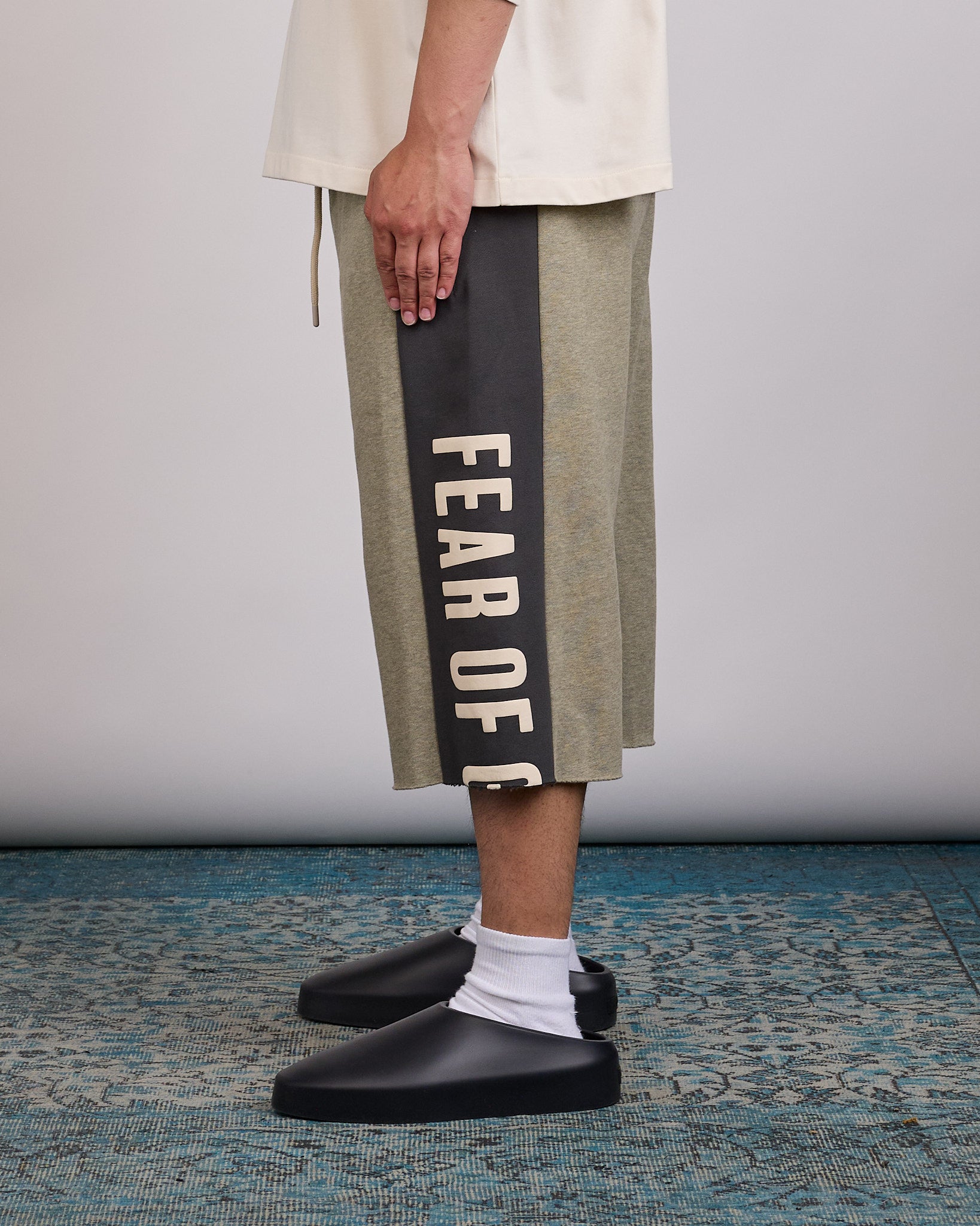 Fear of God Essentials Panelled Raw Cut-Off Sweatpant Seal Heather