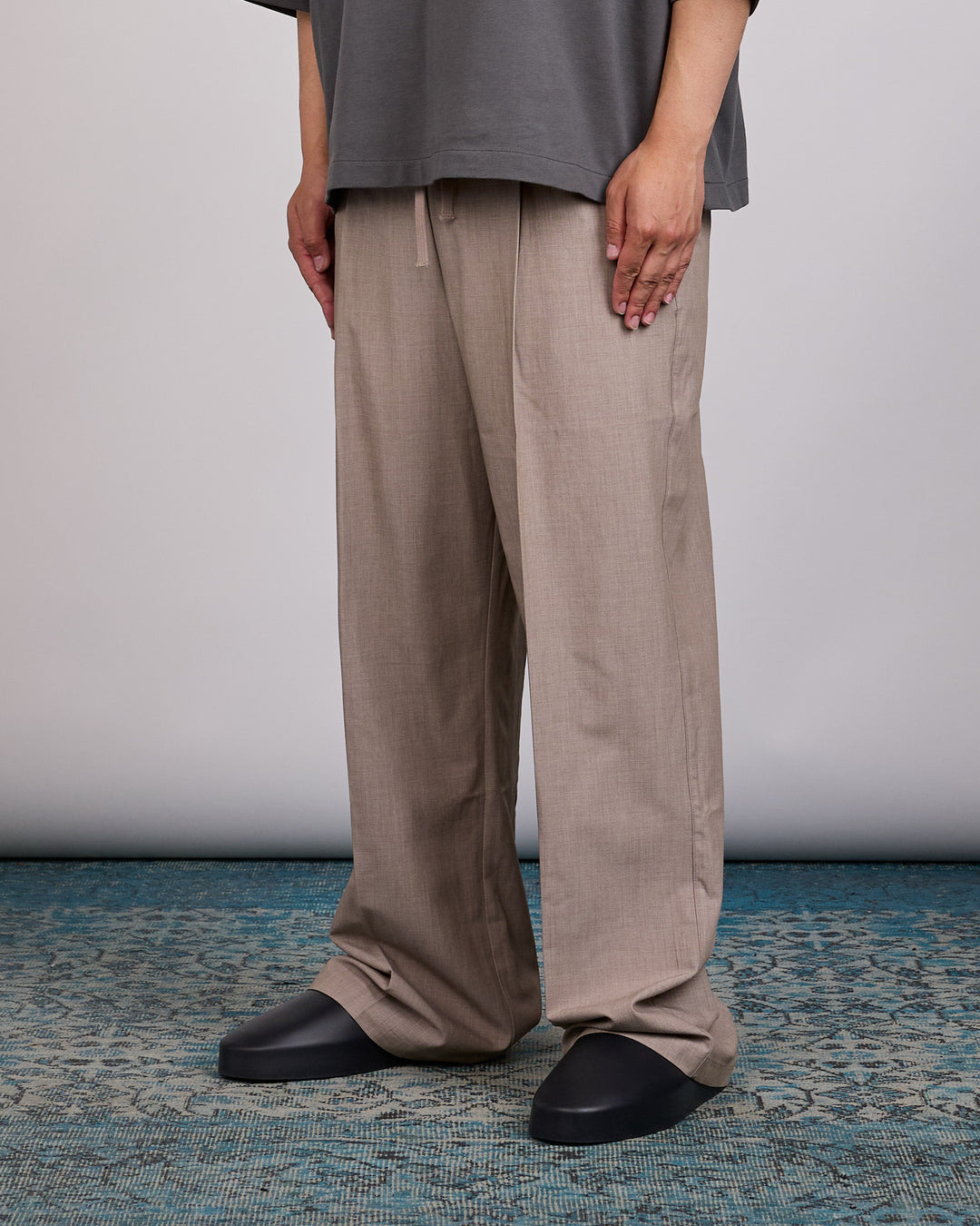 Fear of God Essentials Pleat Front Silk Blend Drawstring Pant Seal