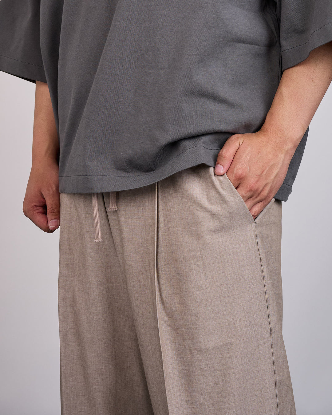 Fear of God Essentials Pleat Front Silk Blend Drawstring Pant Seal