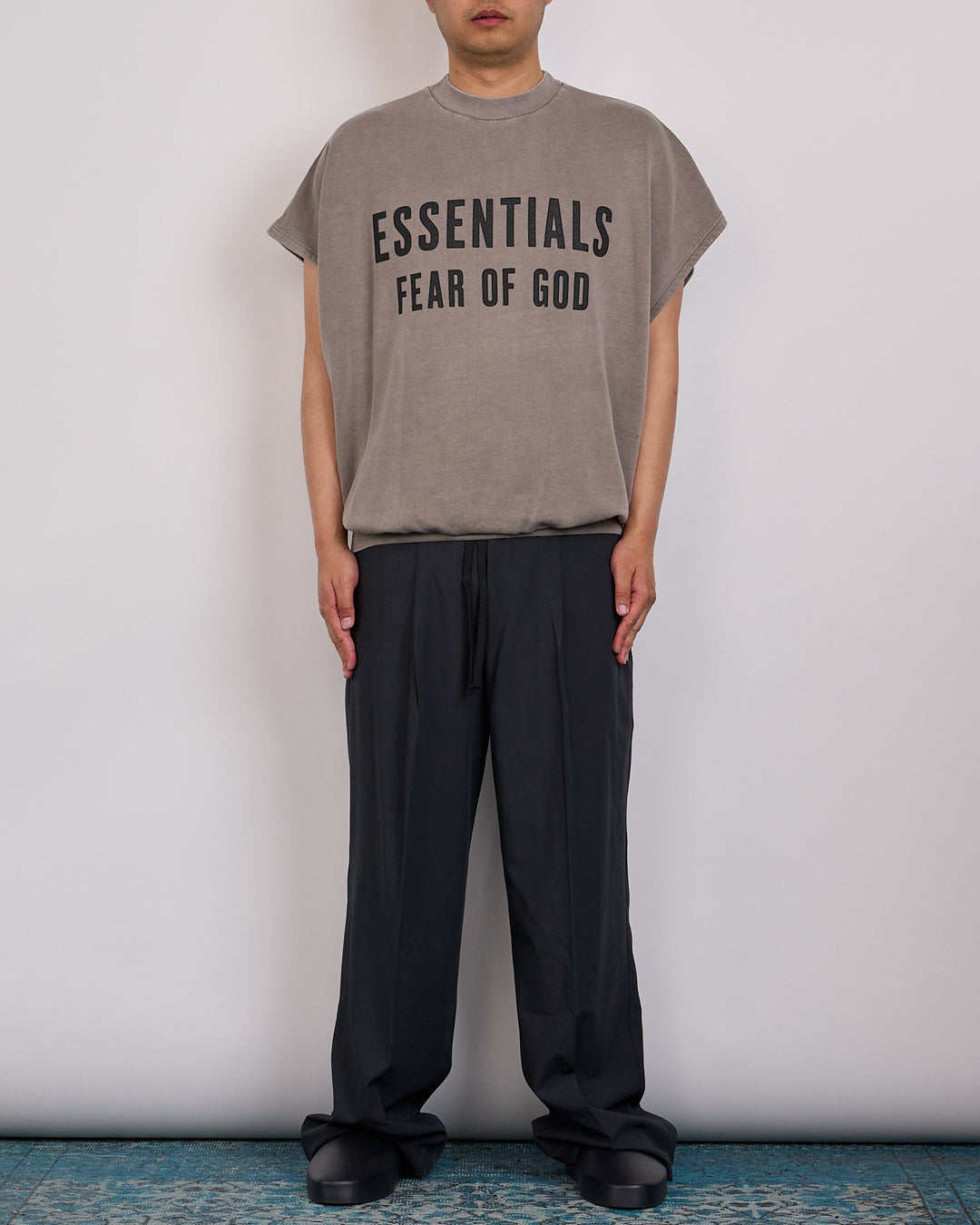 Fear of God Essentials Relaxed Cut-Off Fleece Crewneck Washed Seal