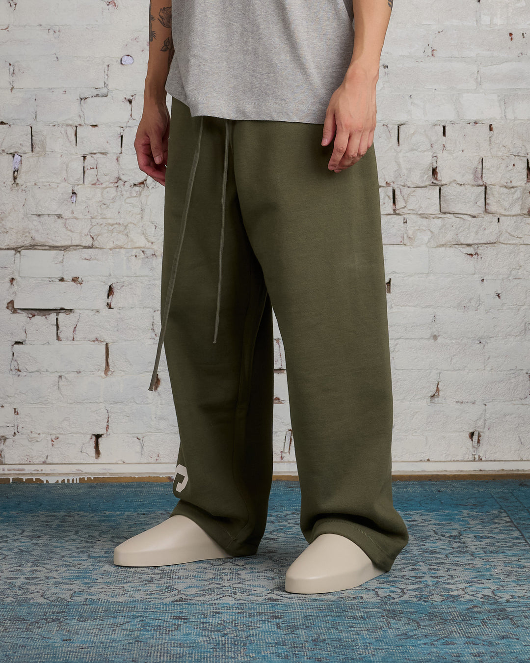 Fear of God Essentials Relaxed Fleece Sweatpant Military