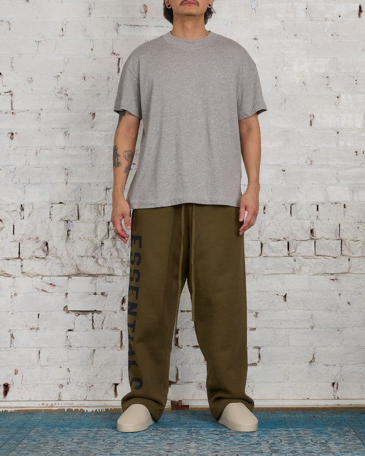 Fear of God Essentials Relaxed Fleece Sweatpant Olive