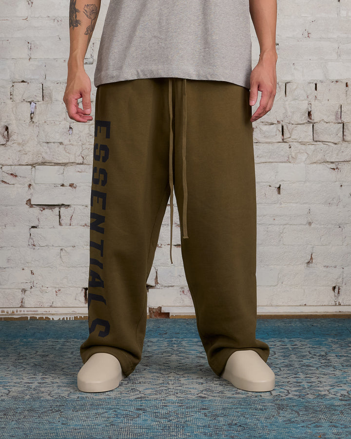 Fear of God Essentials Relaxed Fleece Sweatpant Olive