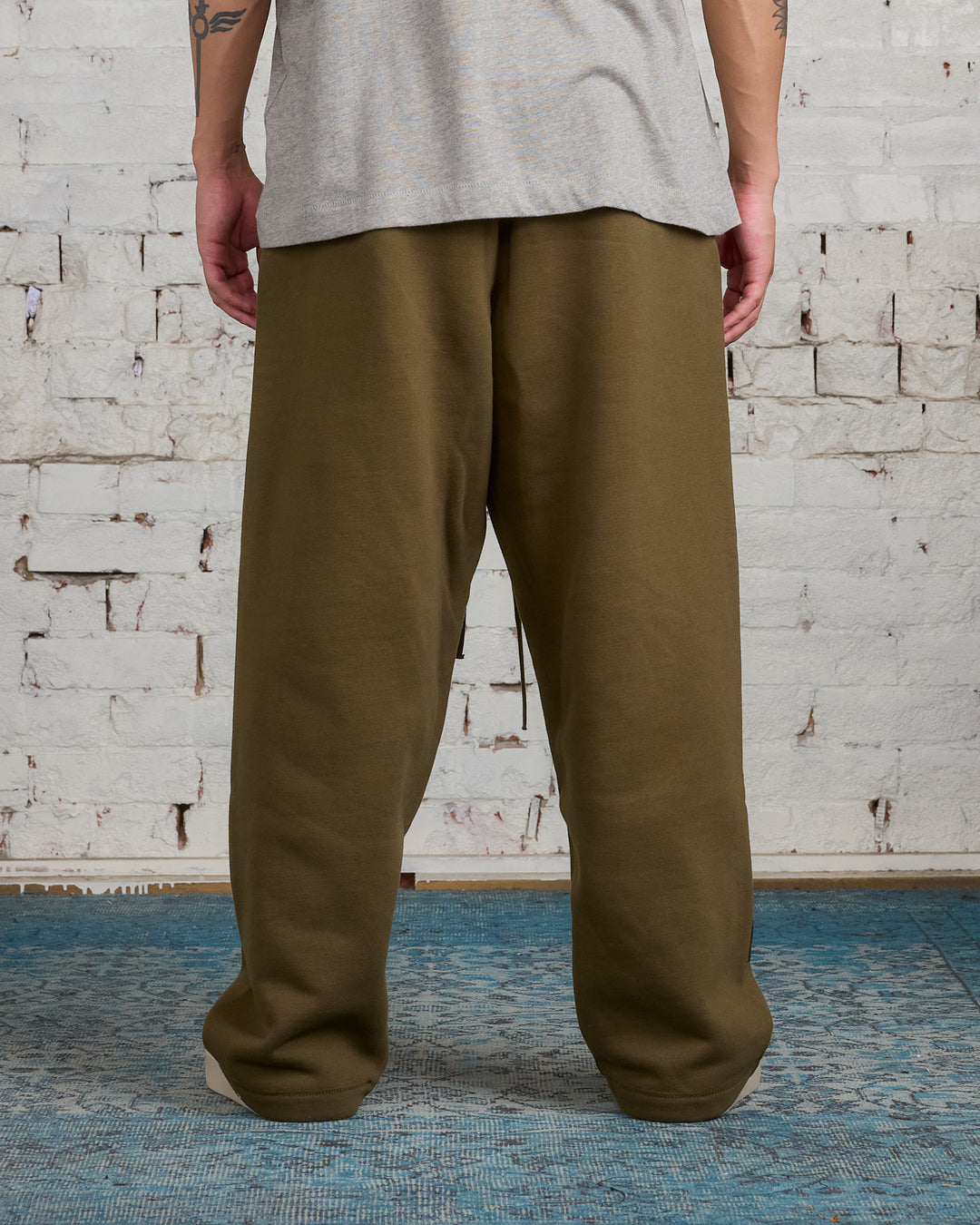 Fear of God Essentials Relaxed Fleece Sweatpant Olive