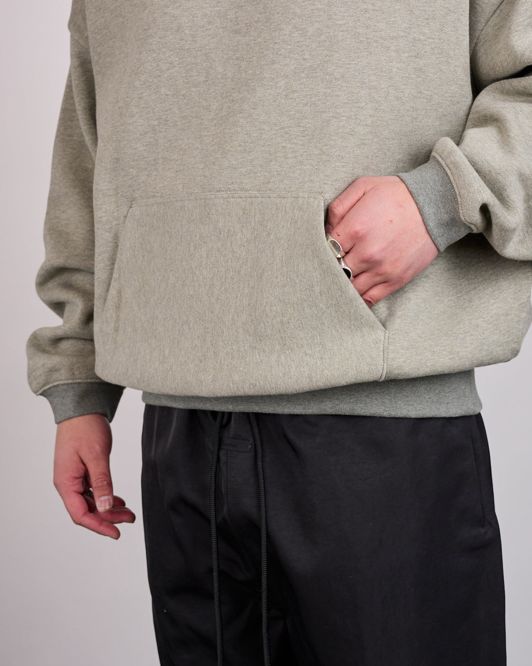 Fear of God Essentials Signature 90's Polo Sweat Concrete