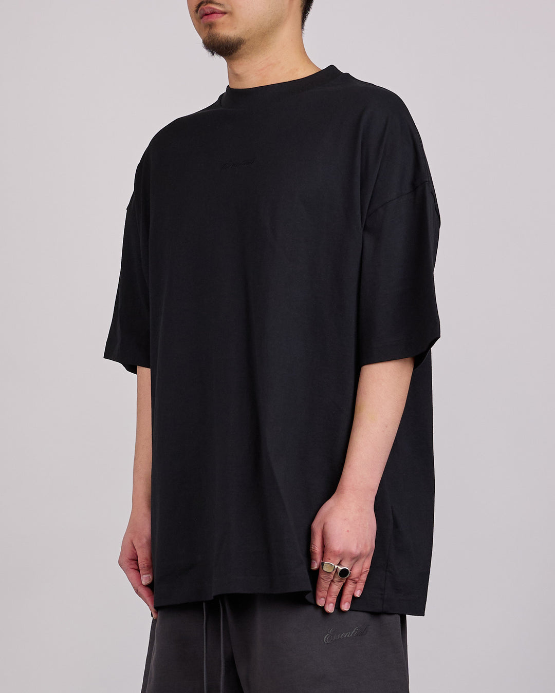Fear of God Essentials Signature 90's T-Shirt Black