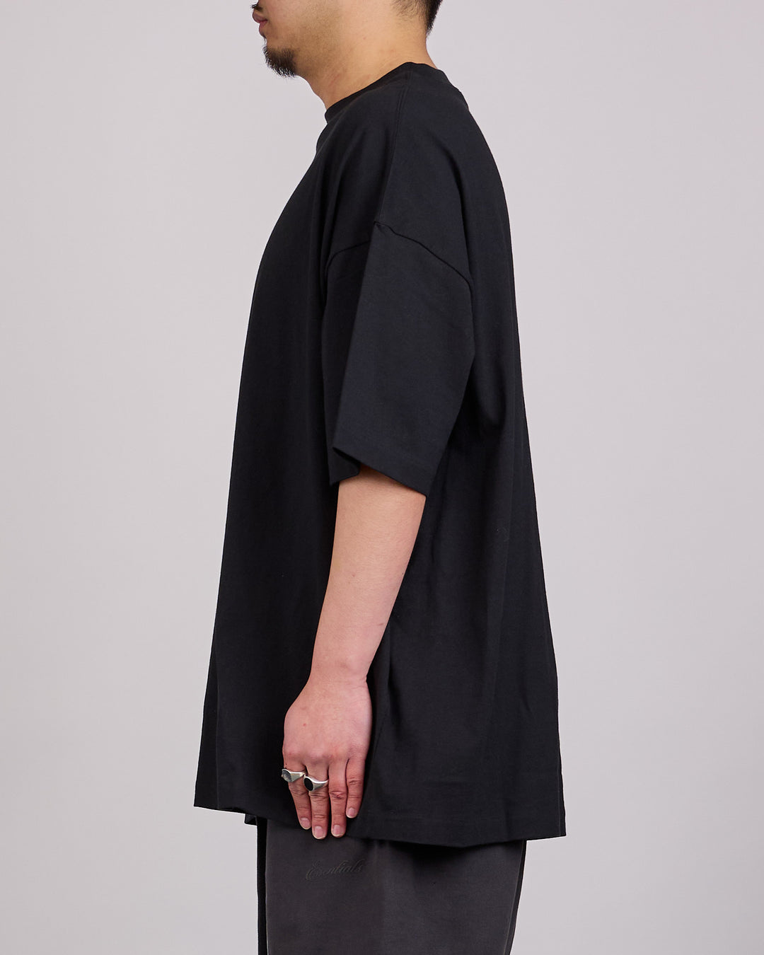 Fear of God Essentials Signature 90's T-Shirt Black