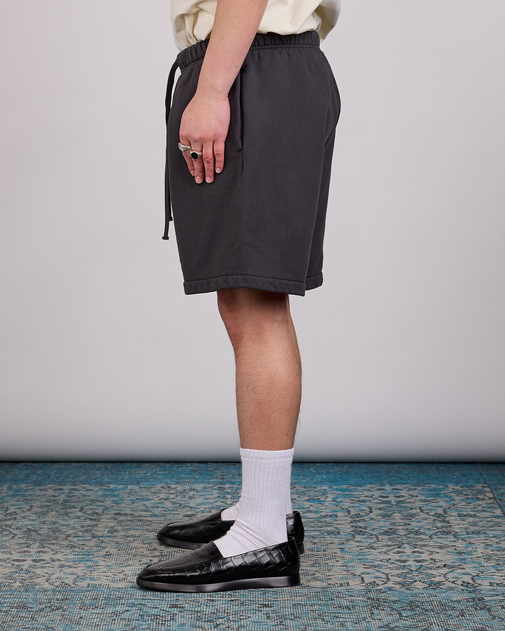 Fear of God Essentials Signature Classic Short Faded Black – LESS 17