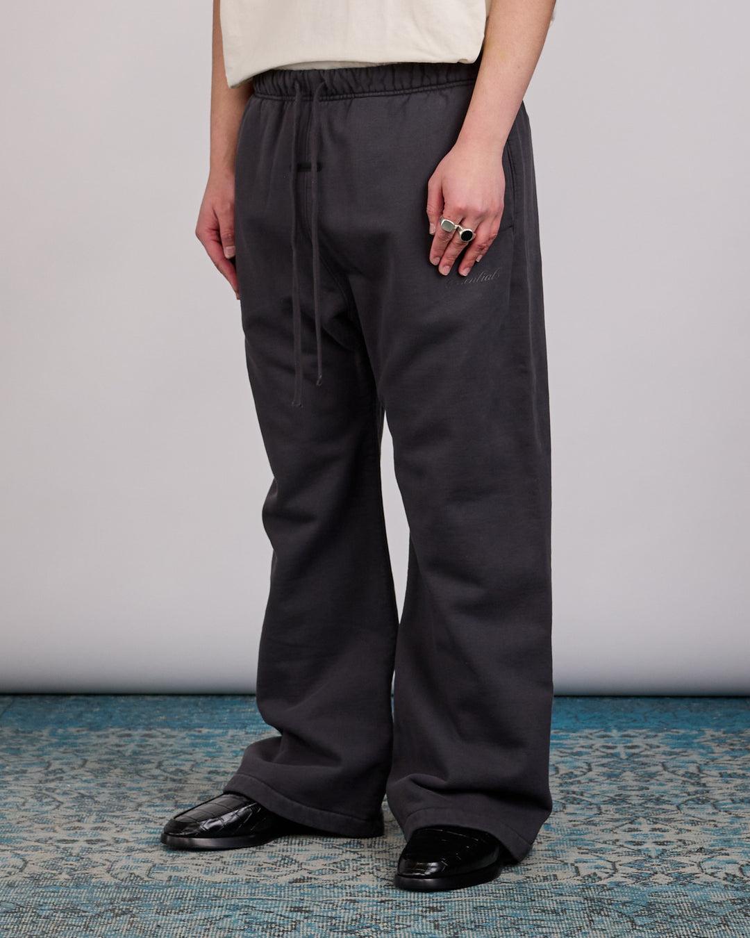 Fear of God Essentials Signature Flare Sweatpant Faded Black