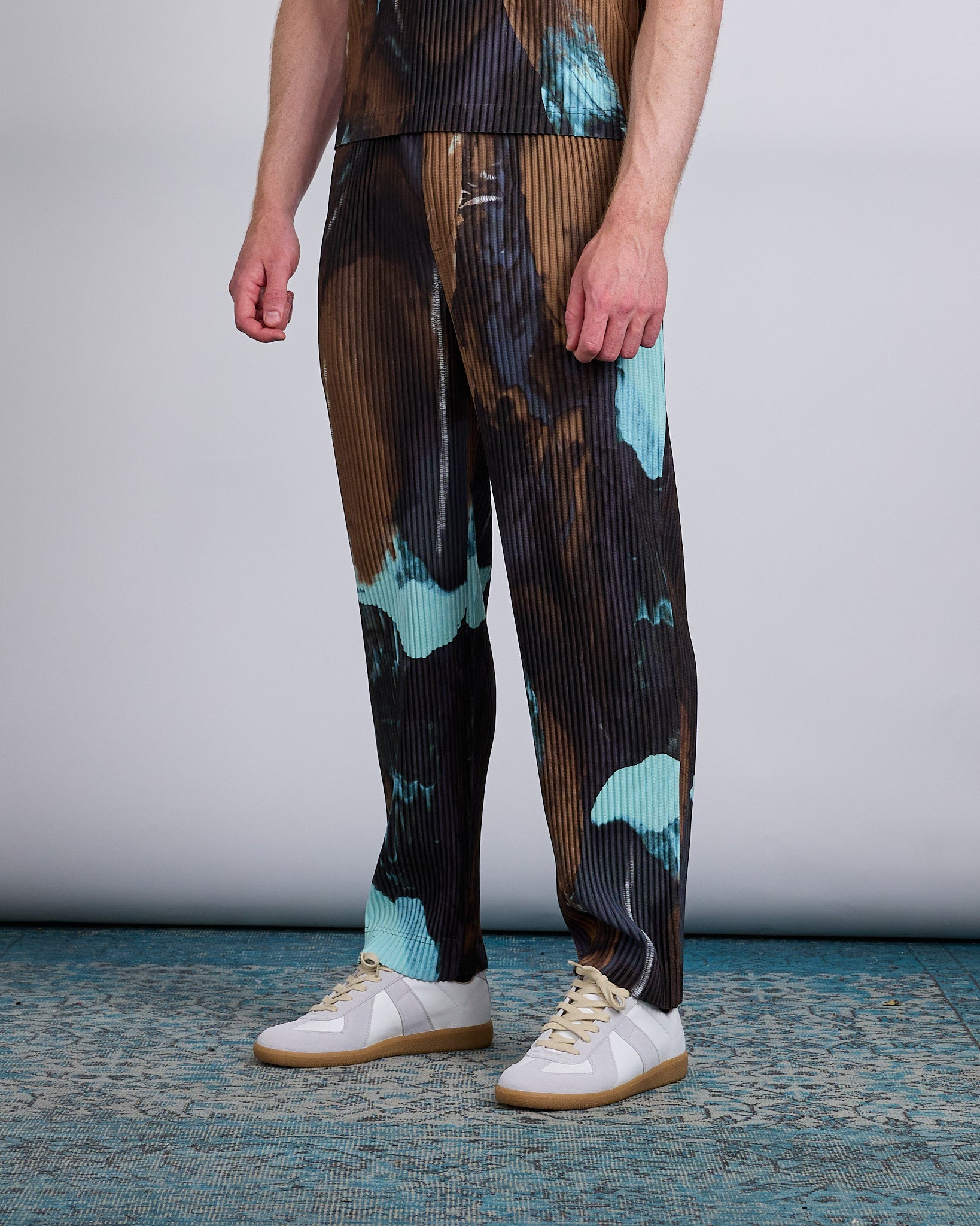 HOMME PLISSÉ ISSEY MIYAKE Agate Pleats Pant Brown – LESS 17