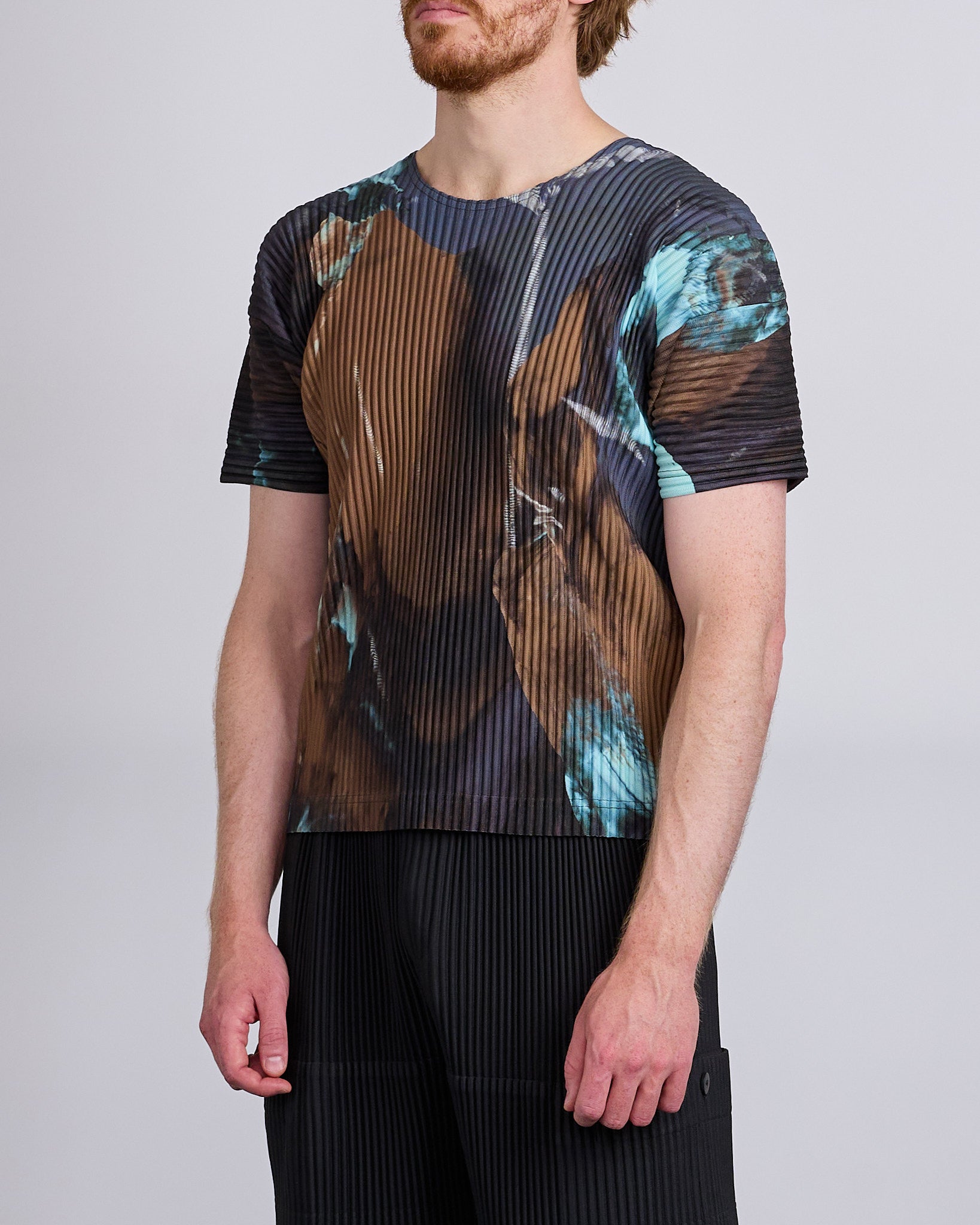 HOMME PLISSÉ ISSEY MIYAKE AGATE brown HOMME PLISSÉ ISSEY MIYAKE Agate Pleats T-Shirt Brown – LESS 17