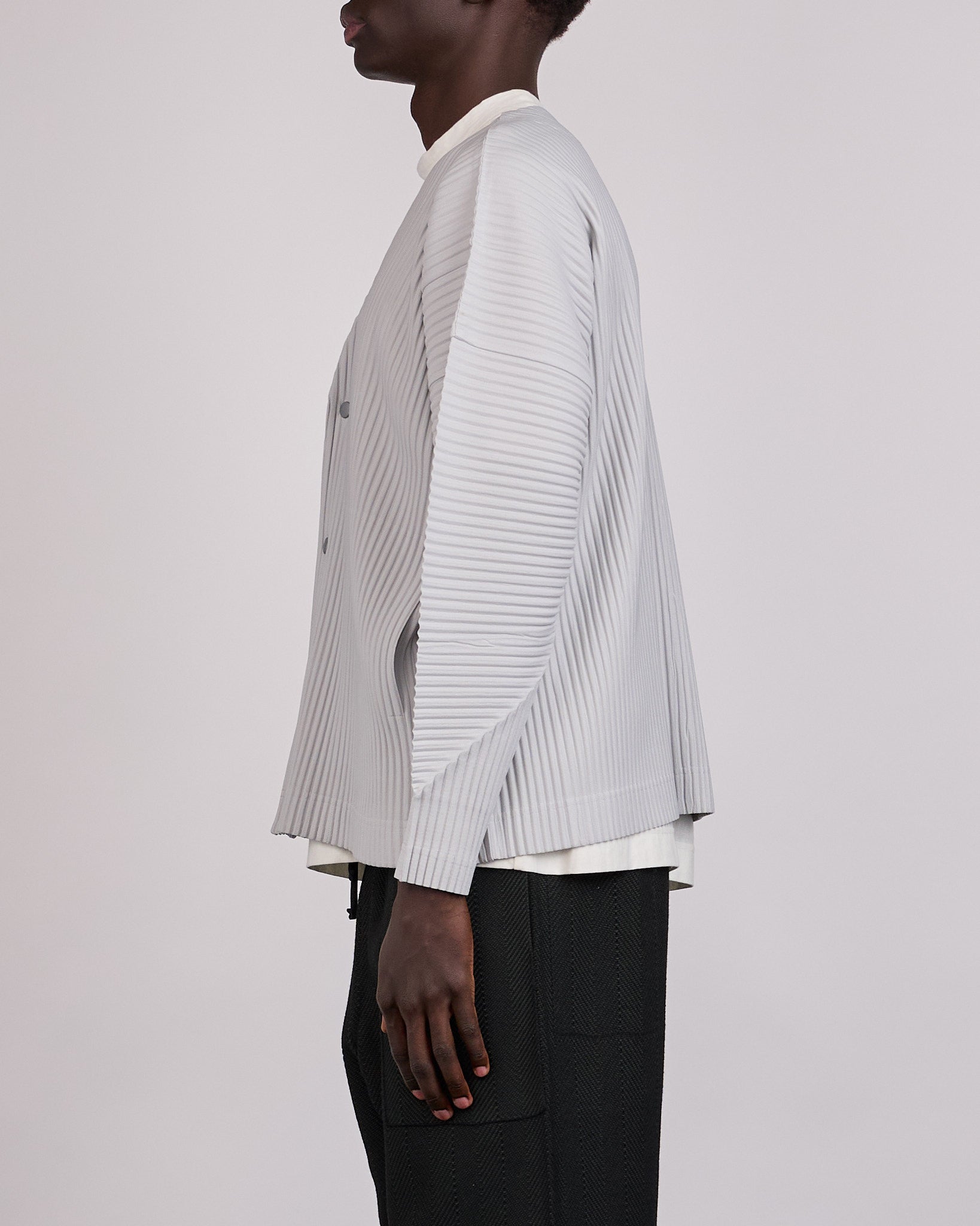 HOMME PLISSÉ ISSEY MIYAKE Color Pleats 1 Cardigan Lt. Grey – LESS 17