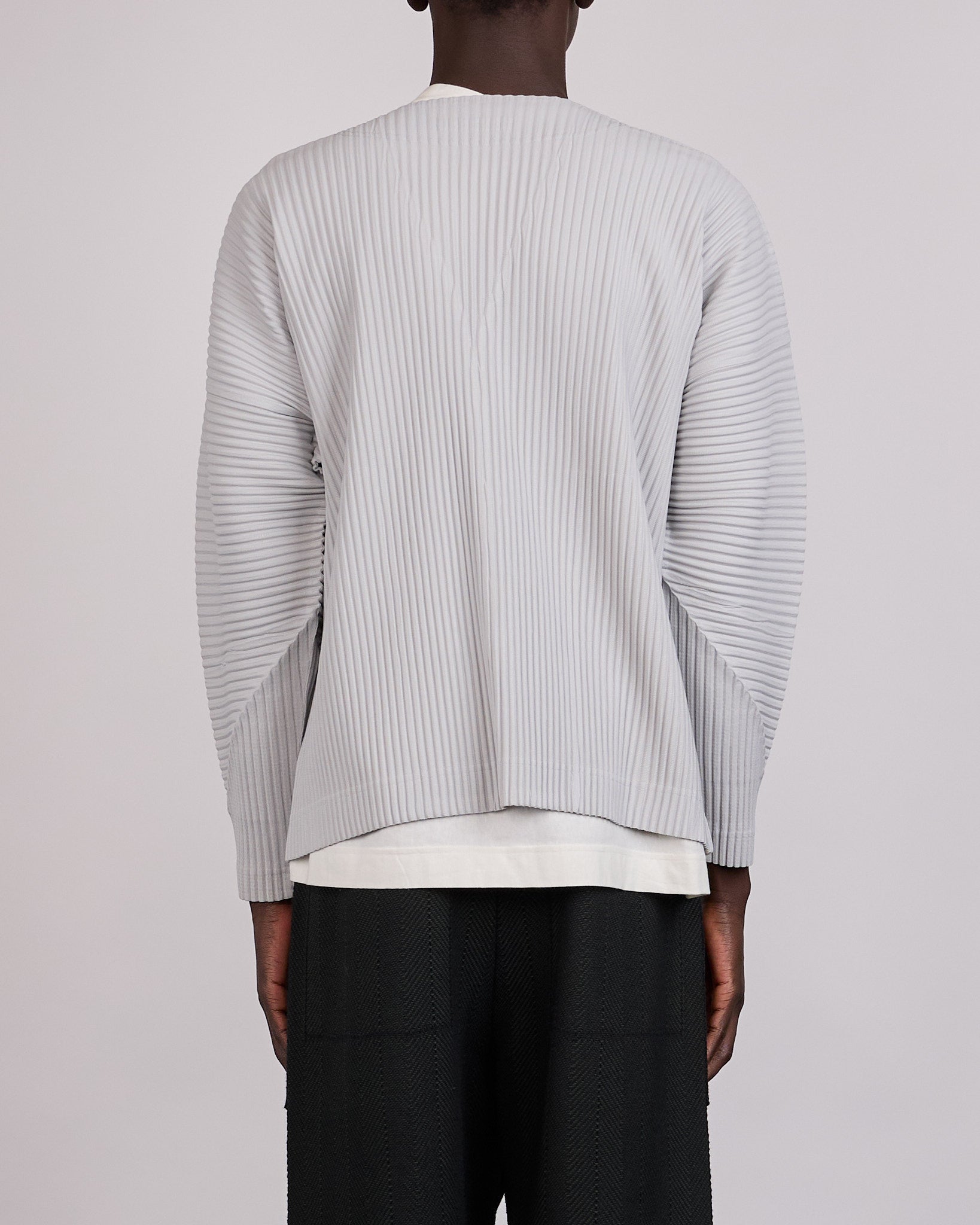 HOMME PLISSÉ ISSEY MIYAKE Color Pleats 1 Cardigan Lt. Grey – LESS 17