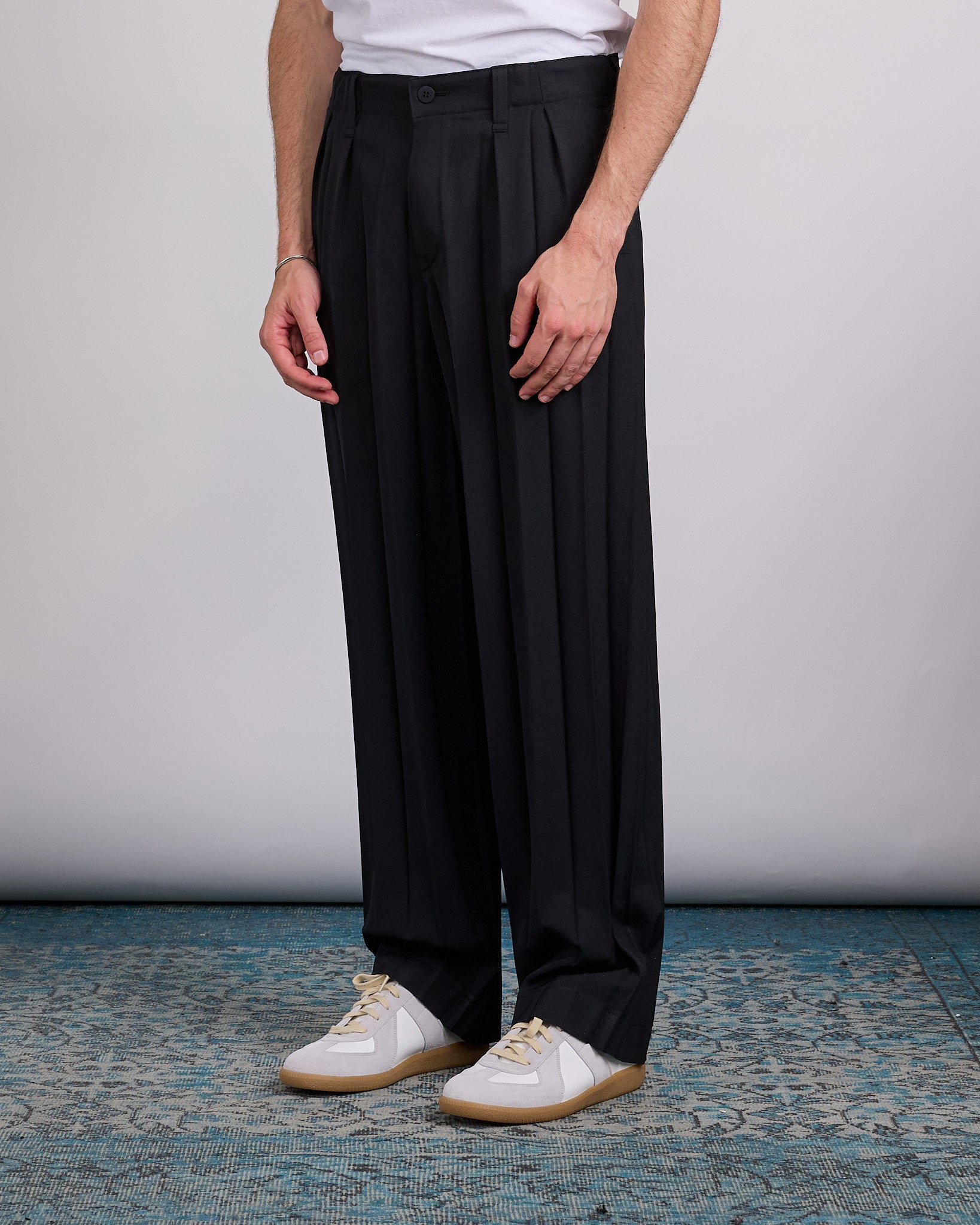 HOMME PLISSÉ ISSEY MIYAKE Edge Ensemble Pant Black – LESS 17 HOMME PLISSÉ ISSEY MIYAKE Edge Ensemble Pant Black – LESS 17